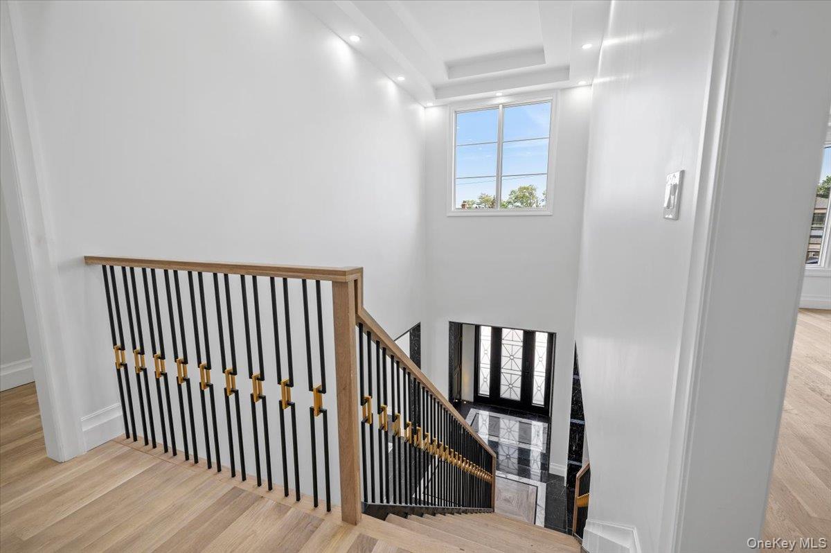 #20 photo, 19 Maple Avenue, מחוז נסאו Cedarhurst , NY 11516