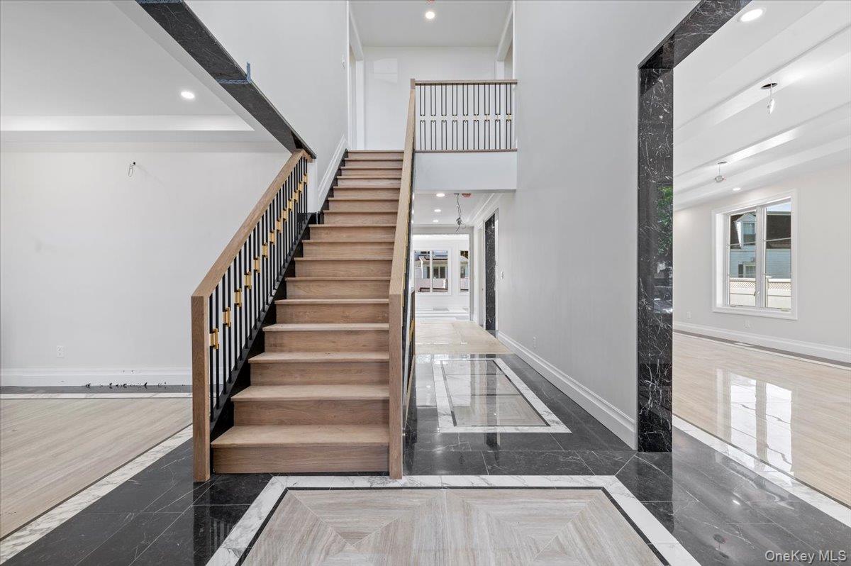 #3 photo, 19 Maple Avenue, מחוז נסאו Cedarhurst , NY 11516