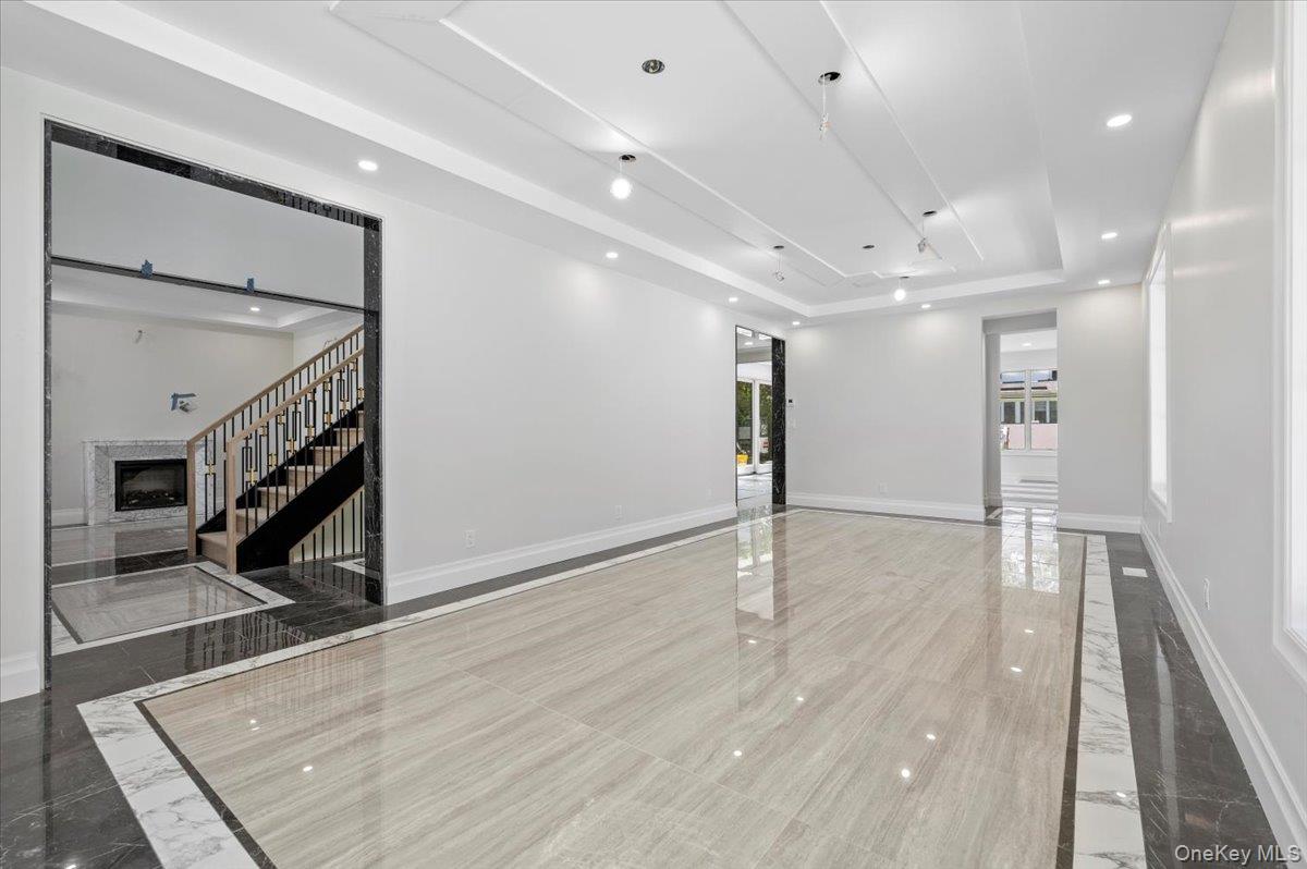 #5 photo, 19 Maple Avenue, מחוז נסאו Cedarhurst , NY 11516