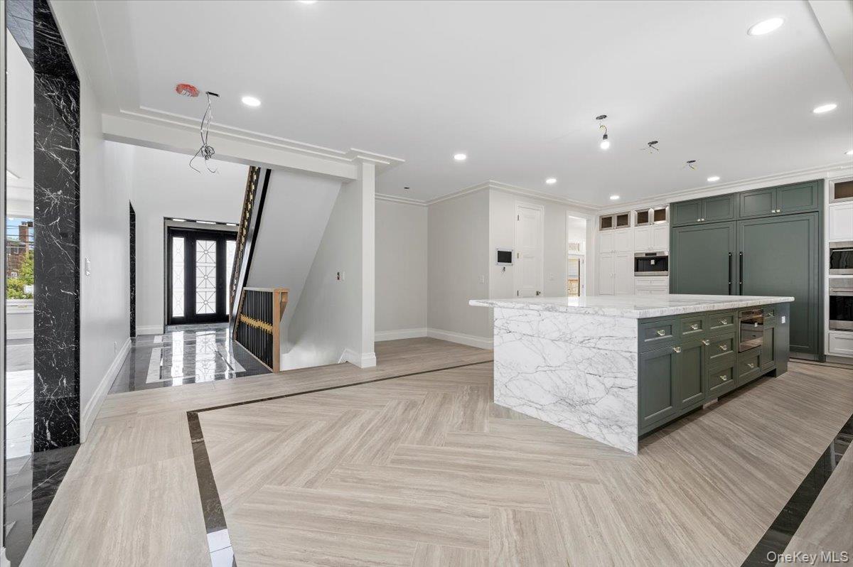 #8 photo, 19 Maple Avenue, מחוז נסאו Cedarhurst , NY 11516