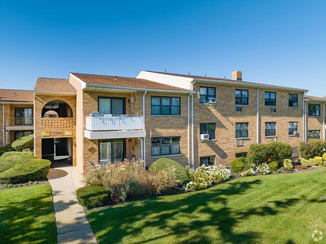 #1 photo, 8 Florence Avenue, নাসাউ কাউন্টি Freeport , NY 11520