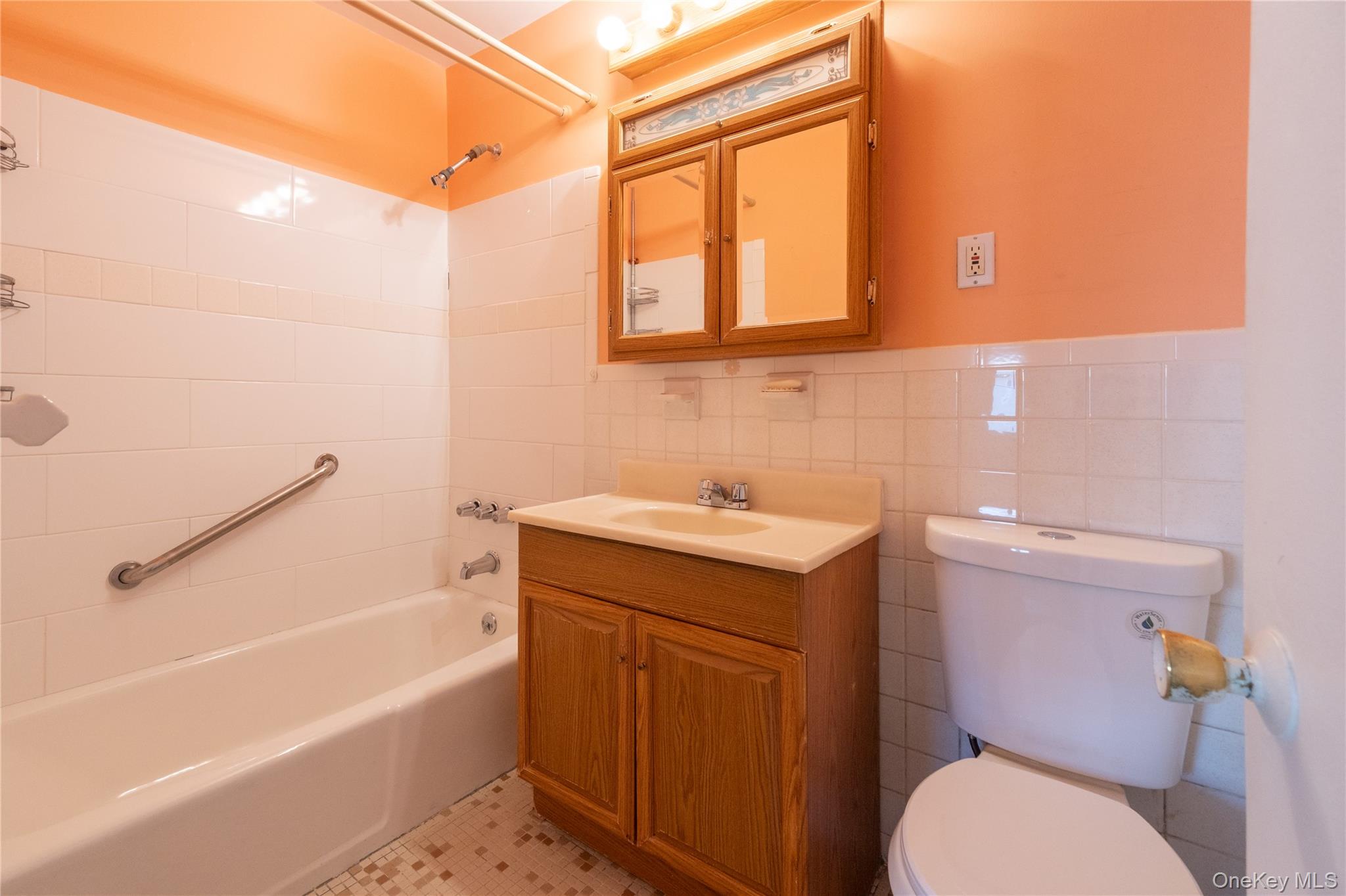 #5 photo, 200 Centre Avenue, New Rochelle , NY 10805