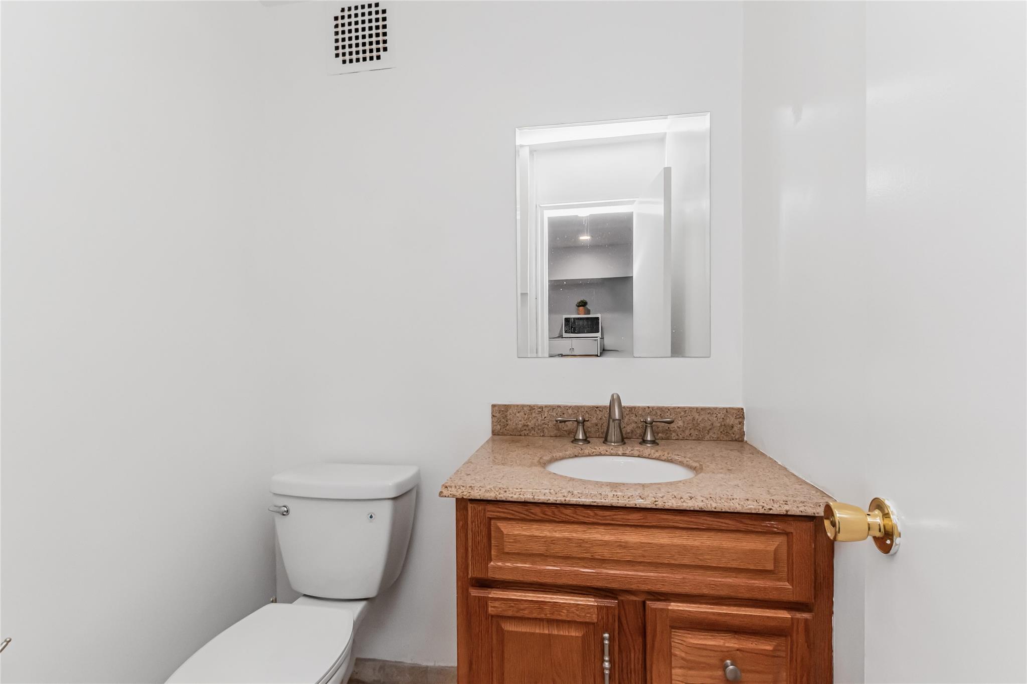 #10 photo, 10 Old Mamaroneck Road, White Plains , NY 10605