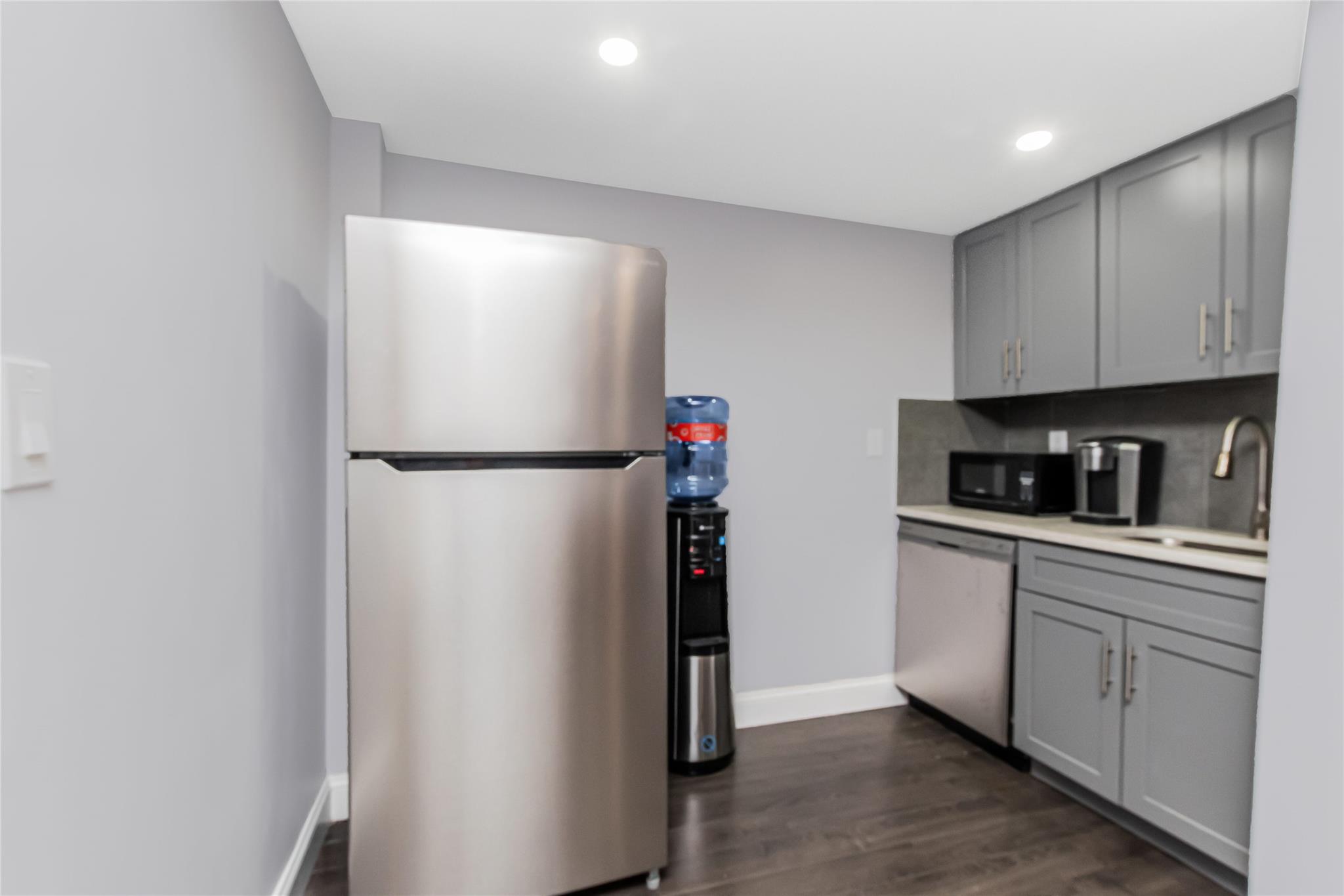 #11 photo, 10 Old Mamaroneck Road, White Plains , NY 10605