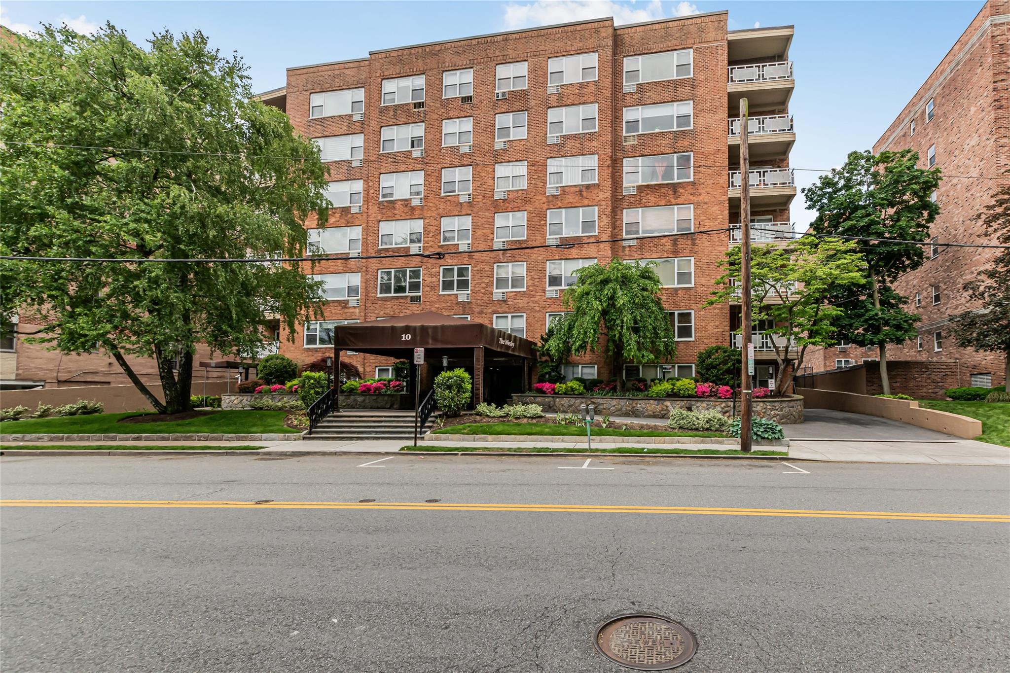 #12 photo, 10 Old Mamaroneck Road, White Plains , NY 10605