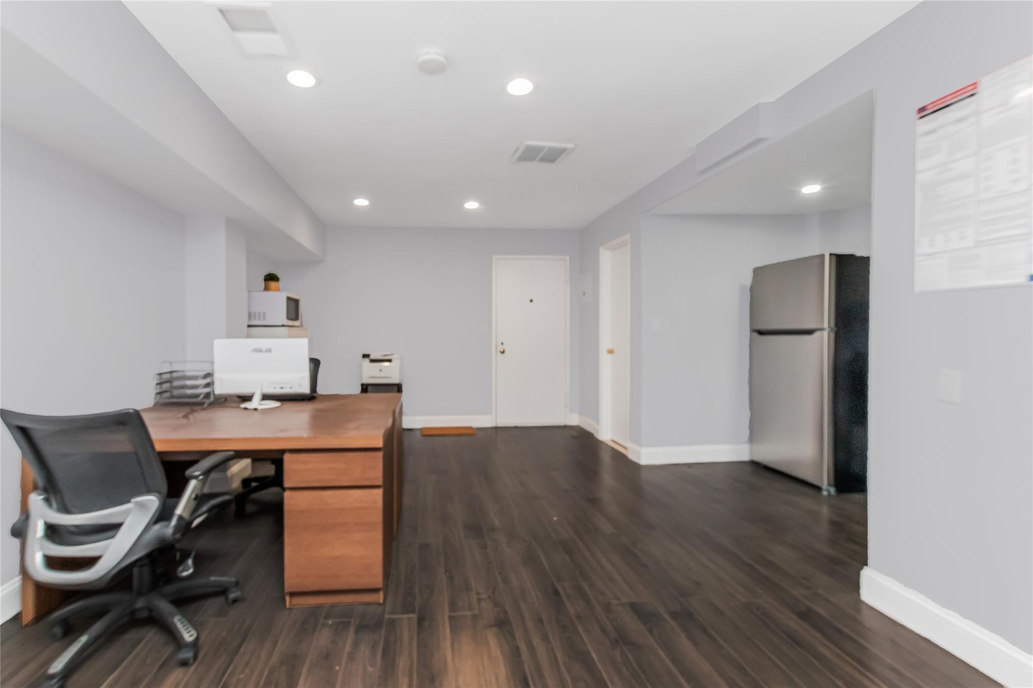 #5 photo, 10 Old Mamaroneck Road, White Plains , NY 10605