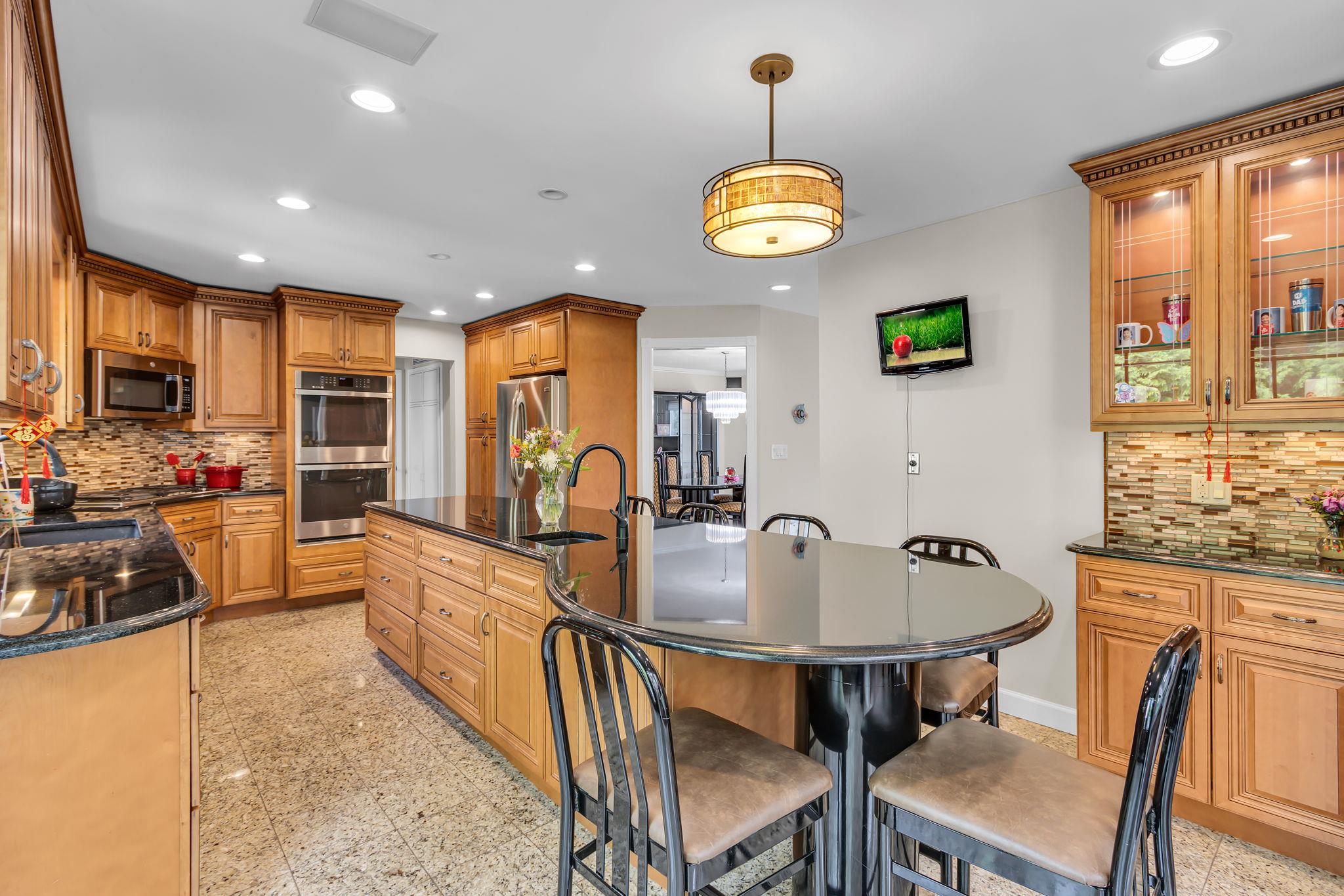 #13 photo, 5 Deer Run, Rye Brook , NY 10573