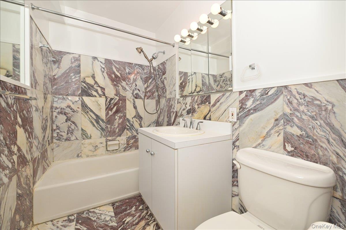 #13 photo, 25 CANTERBURY Road, ナッソー郡 Great Neck , NY 11021