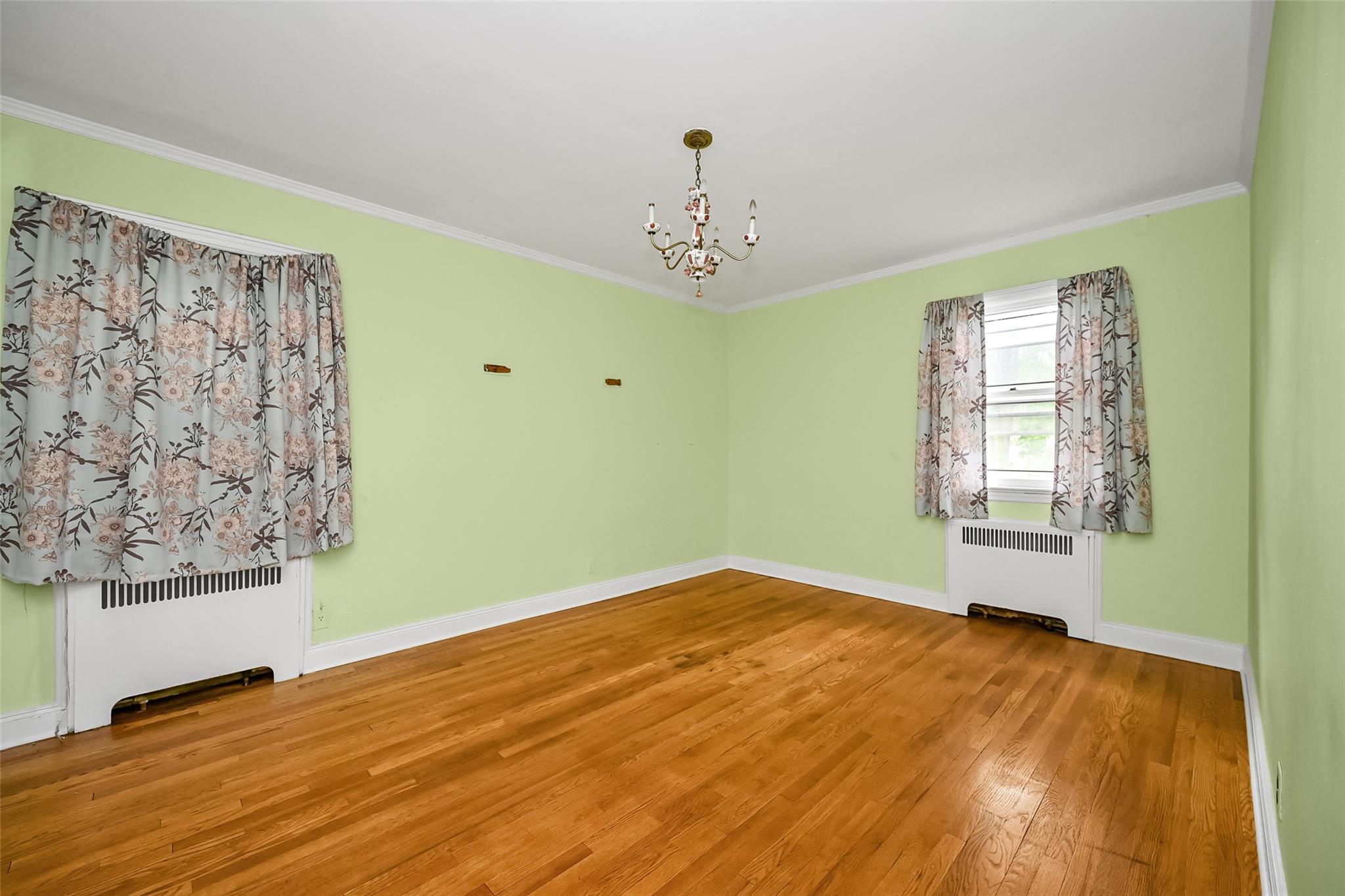 #10 photo, 86-32 Avon Street, Jamaica Estates , NY 11432