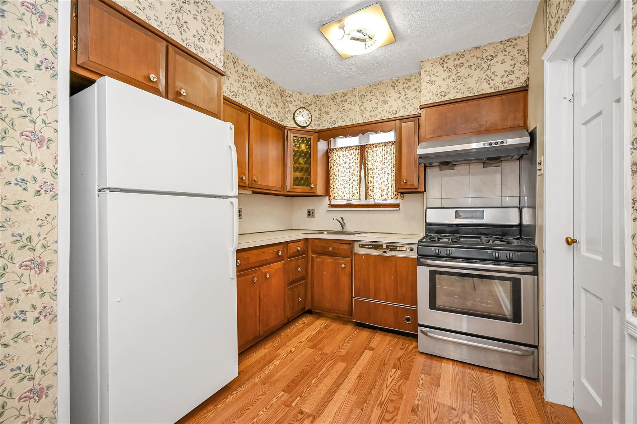 #7 photo, 86-32 Avon Street, Jamaica Estates , NY 11432