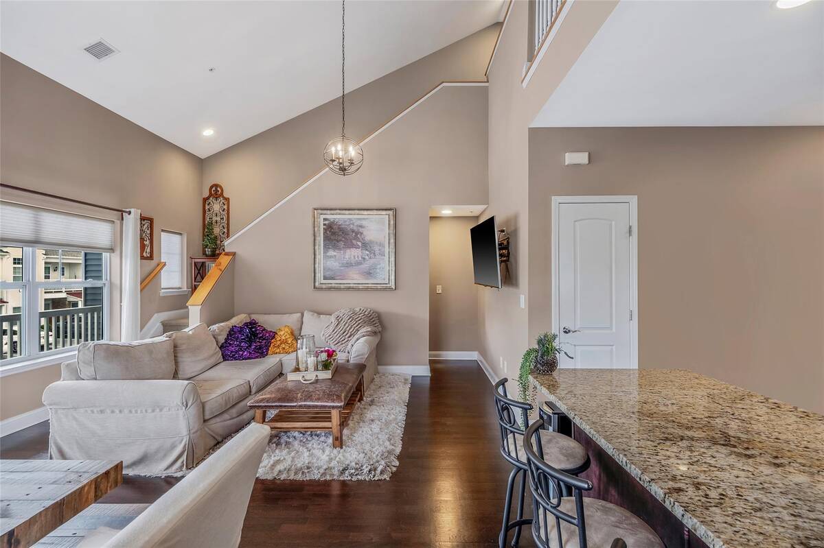 #14 photo, 135 Rosebud Court, サフォーク郡 Patchogue , NY 11772