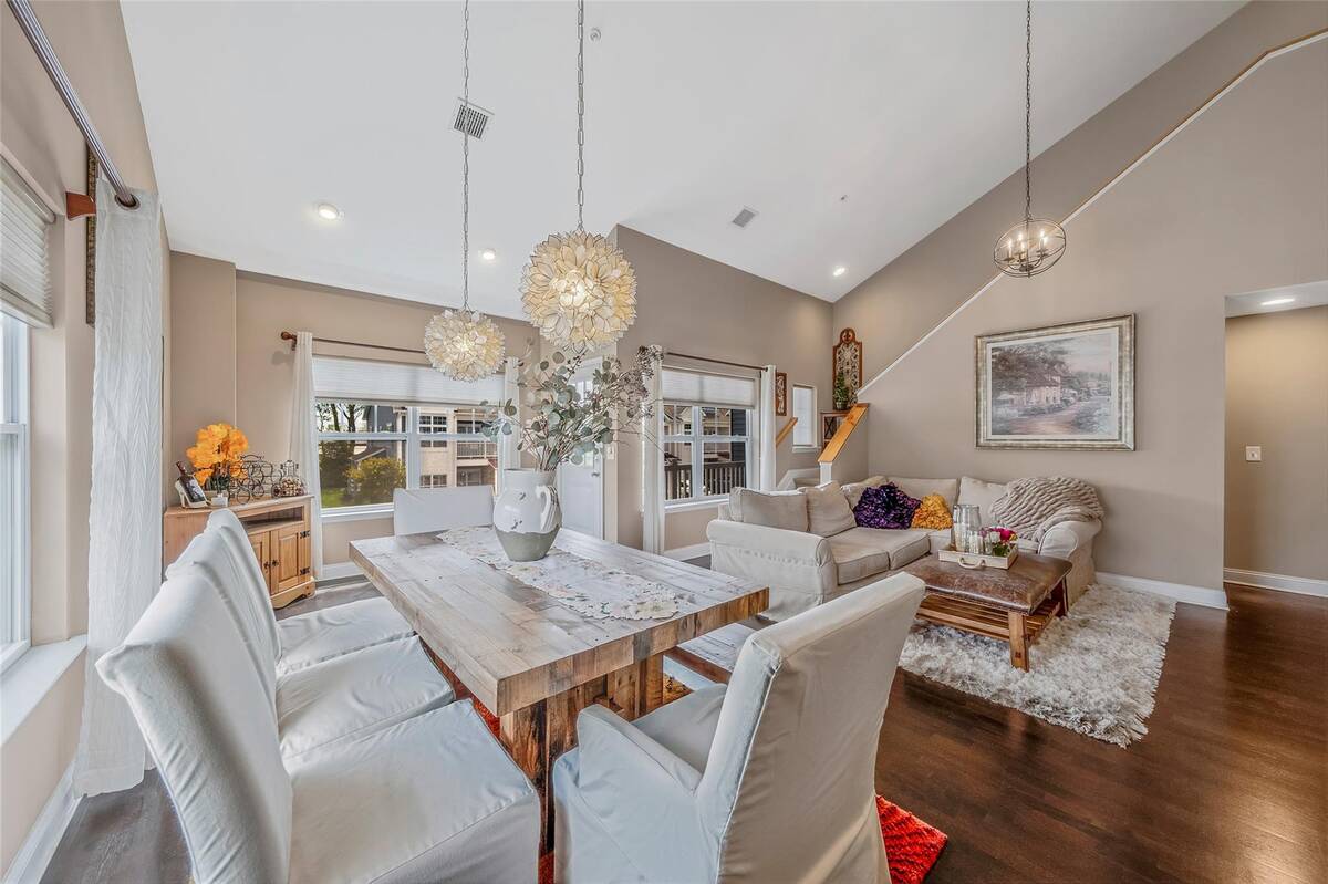 #15 photo, 135 Rosebud Court, サフォーク郡 Patchogue , NY 11772