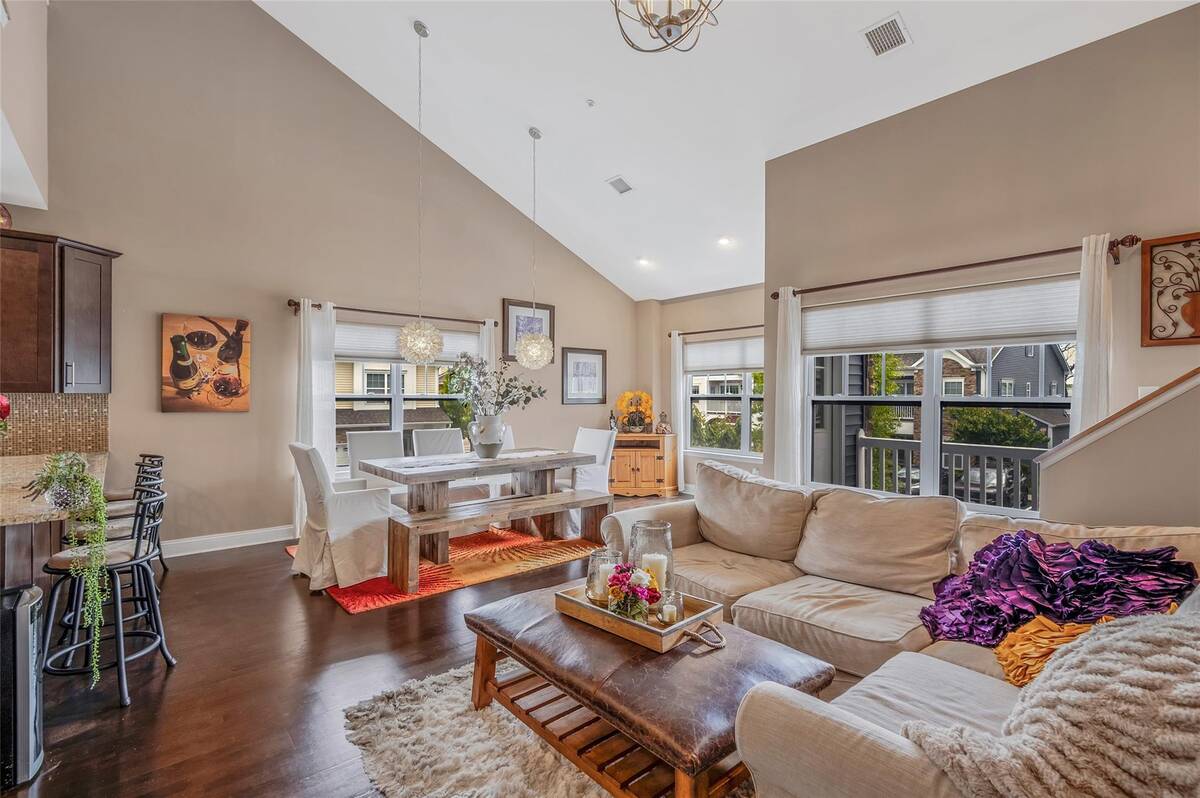 #17 photo, 135 Rosebud Court, サフォーク郡 Patchogue , NY 11772