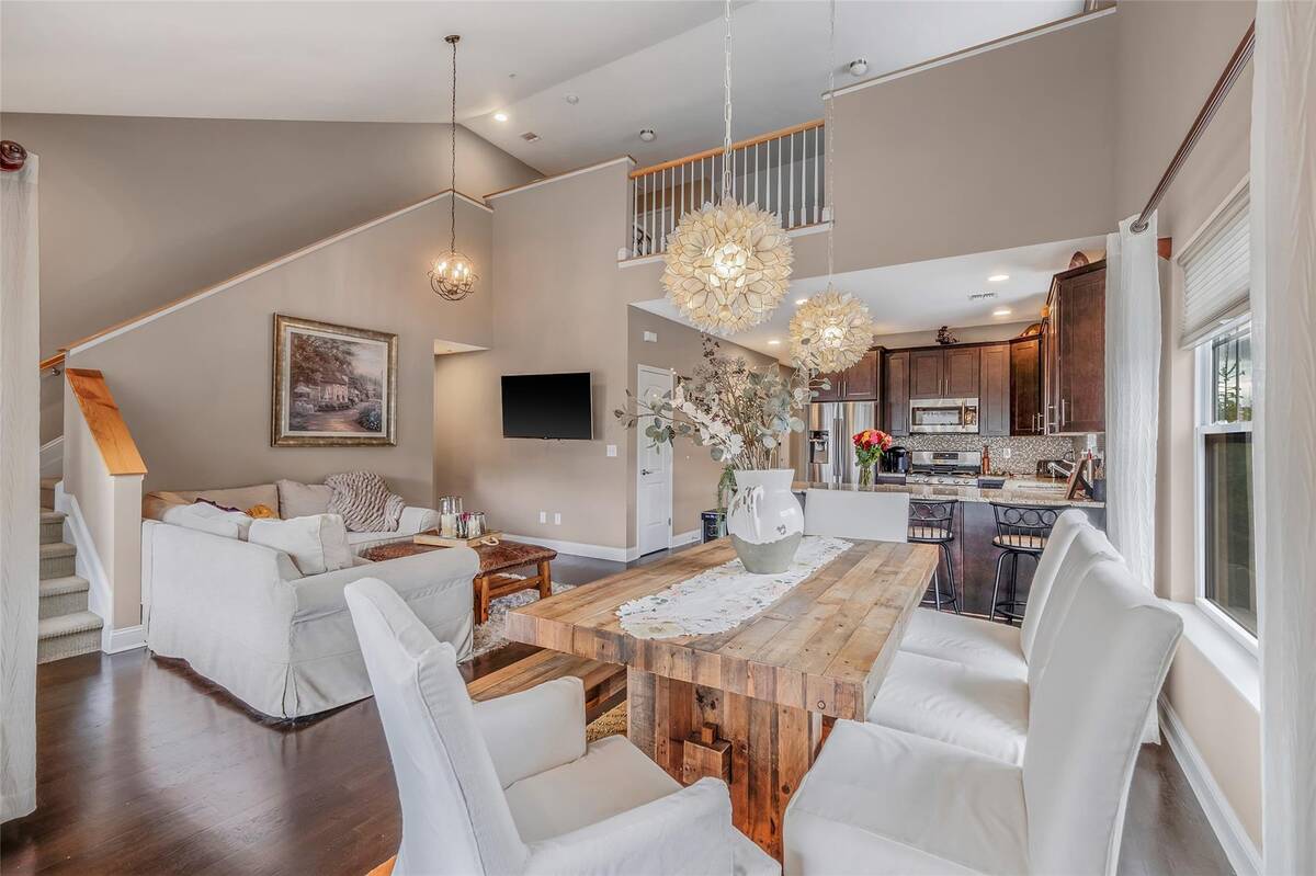 #20 photo, 135 Rosebud Court, サフォーク郡 Patchogue , NY 11772