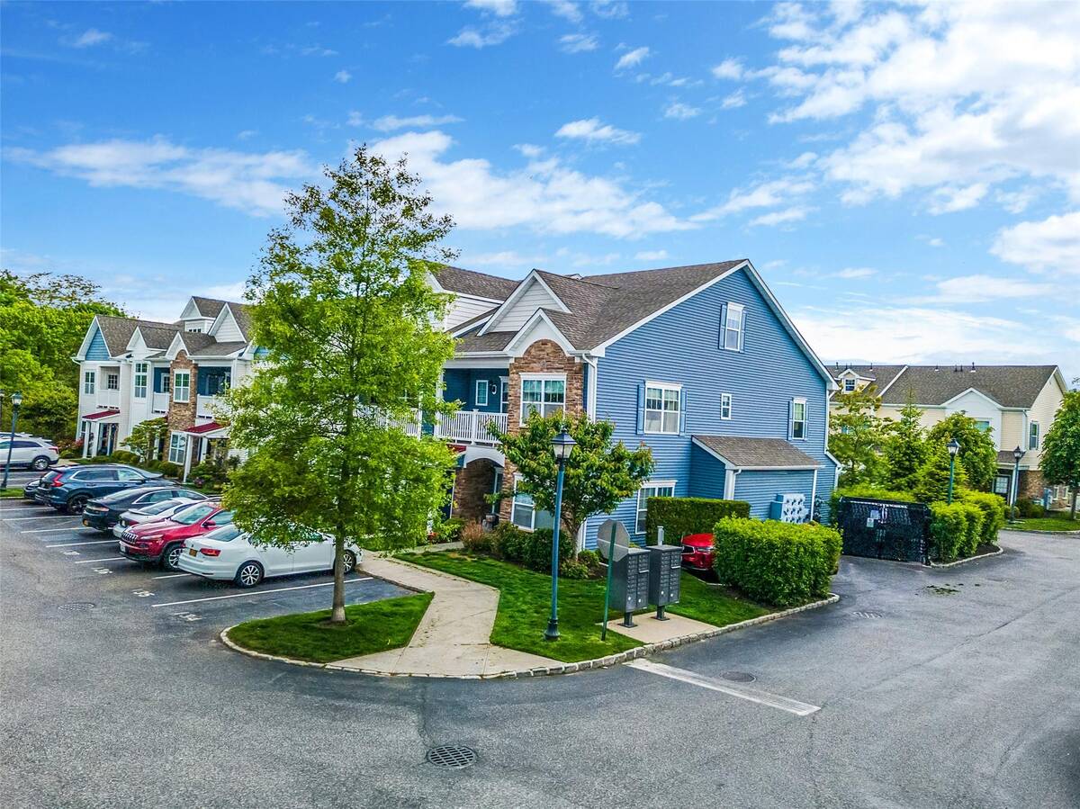 #3 photo, 135 Rosebud Court, サフォーク郡 Patchogue , NY 11772