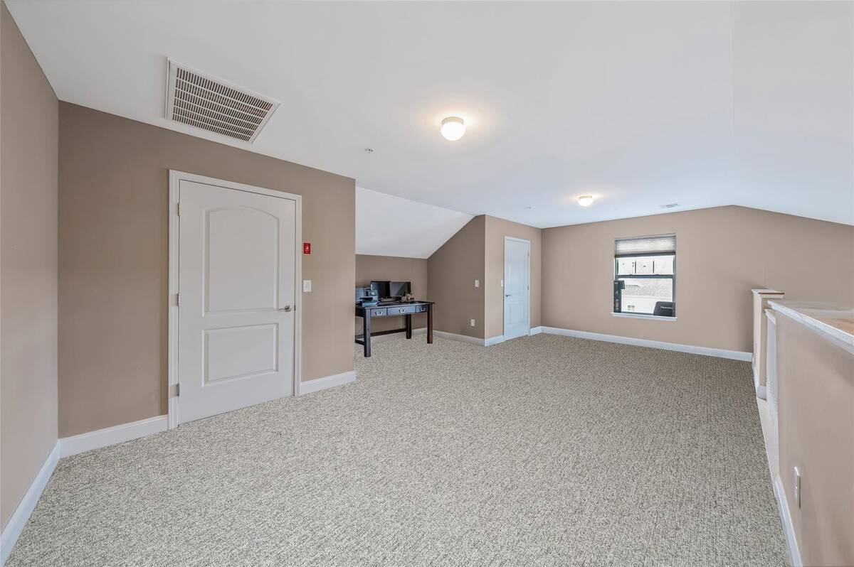 #32 photo, 135 Rosebud Court, サフォーク郡 Patchogue , NY 11772