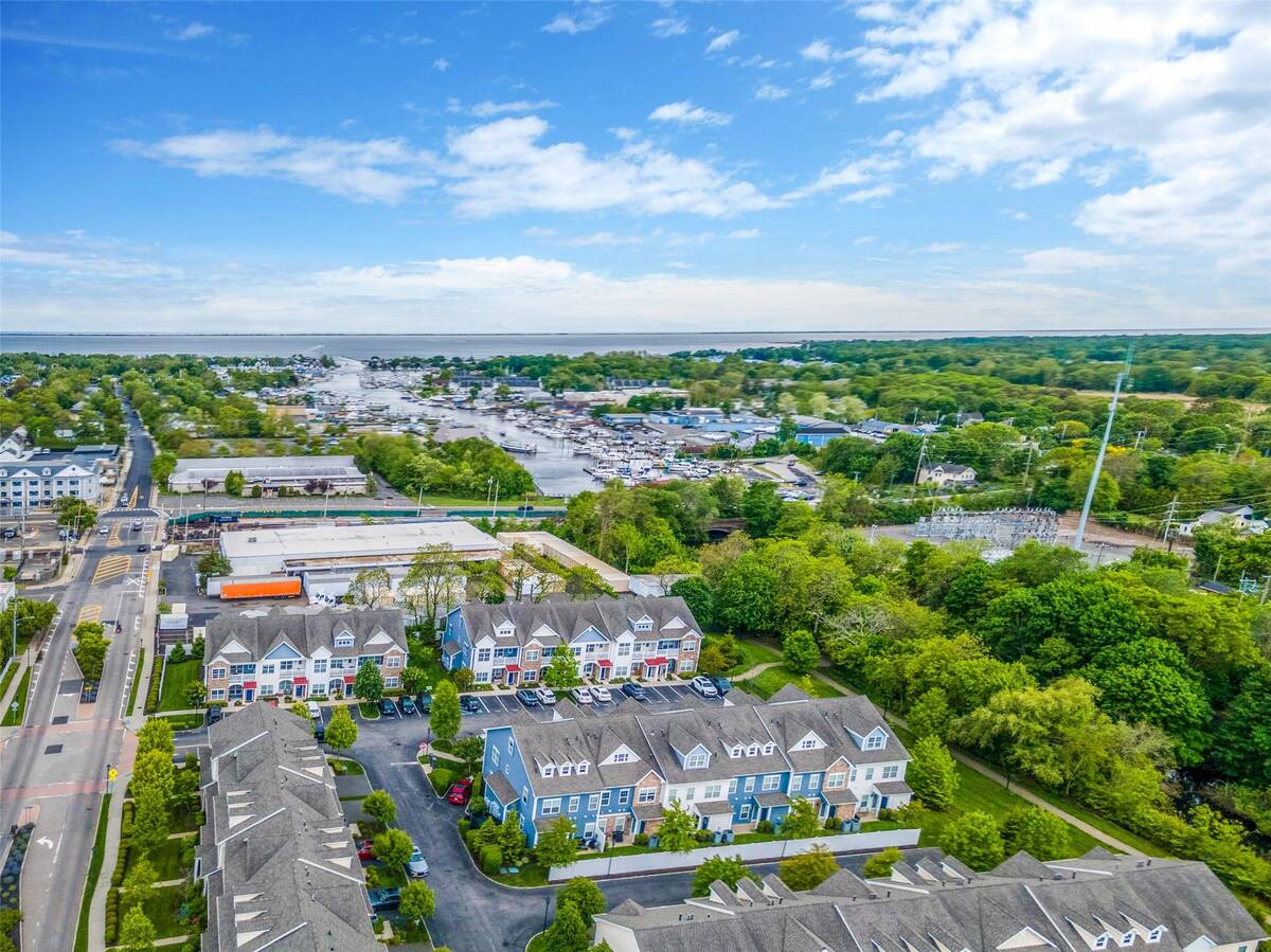 #5 photo, 135 Rosebud Court, サフォーク郡 Patchogue , NY 11772