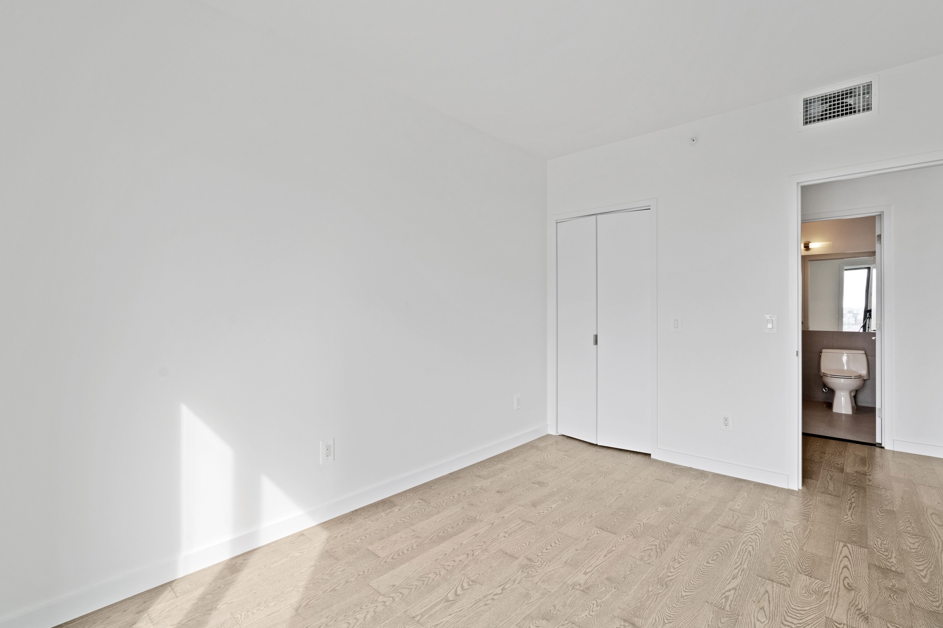 #16 photo, Long Island City, クイーンズ区 Long Island City , NY 11101