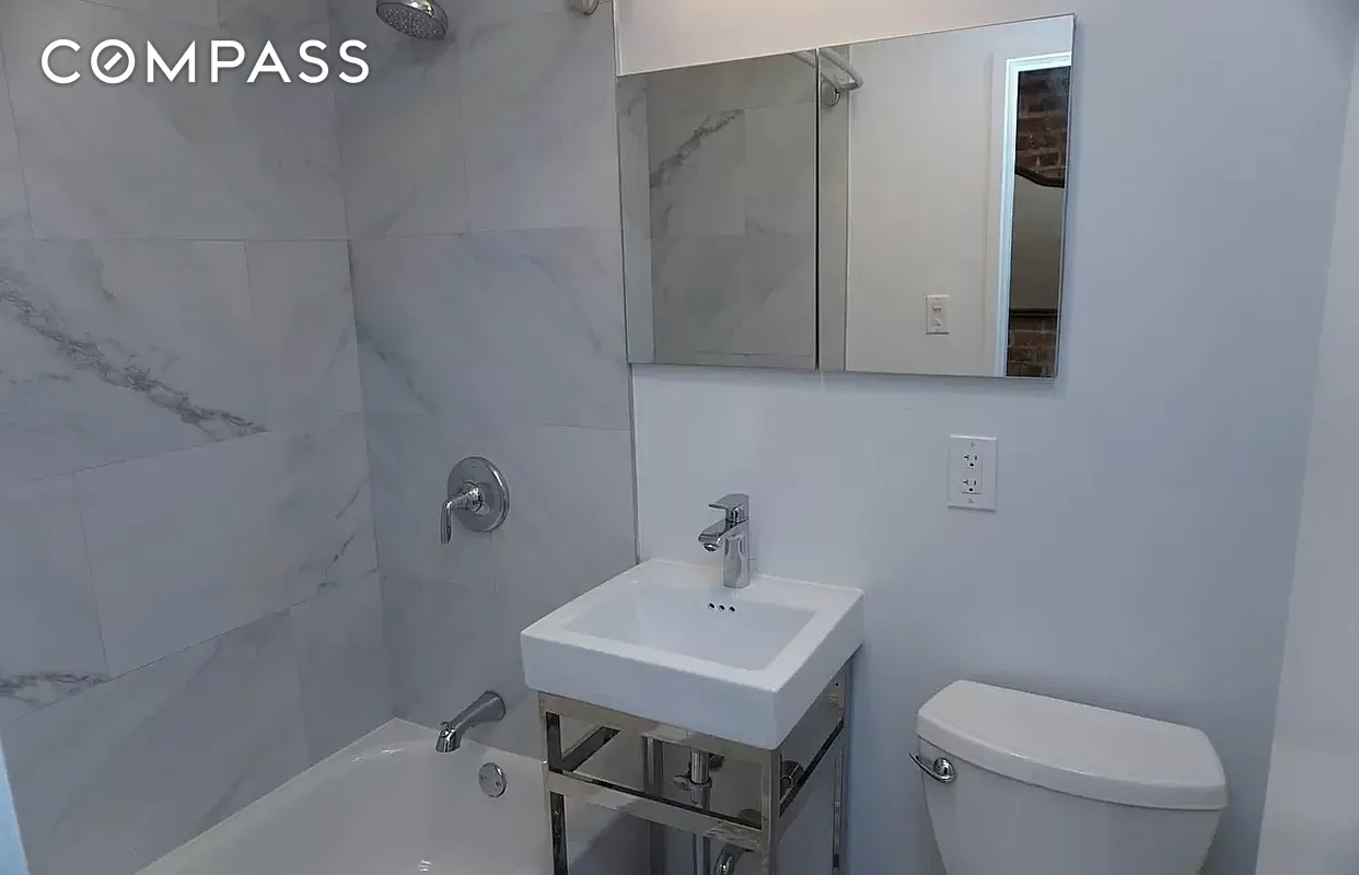 #8 photo, 223 W 14th Street, マンハッタン Chelsea , NY 10011