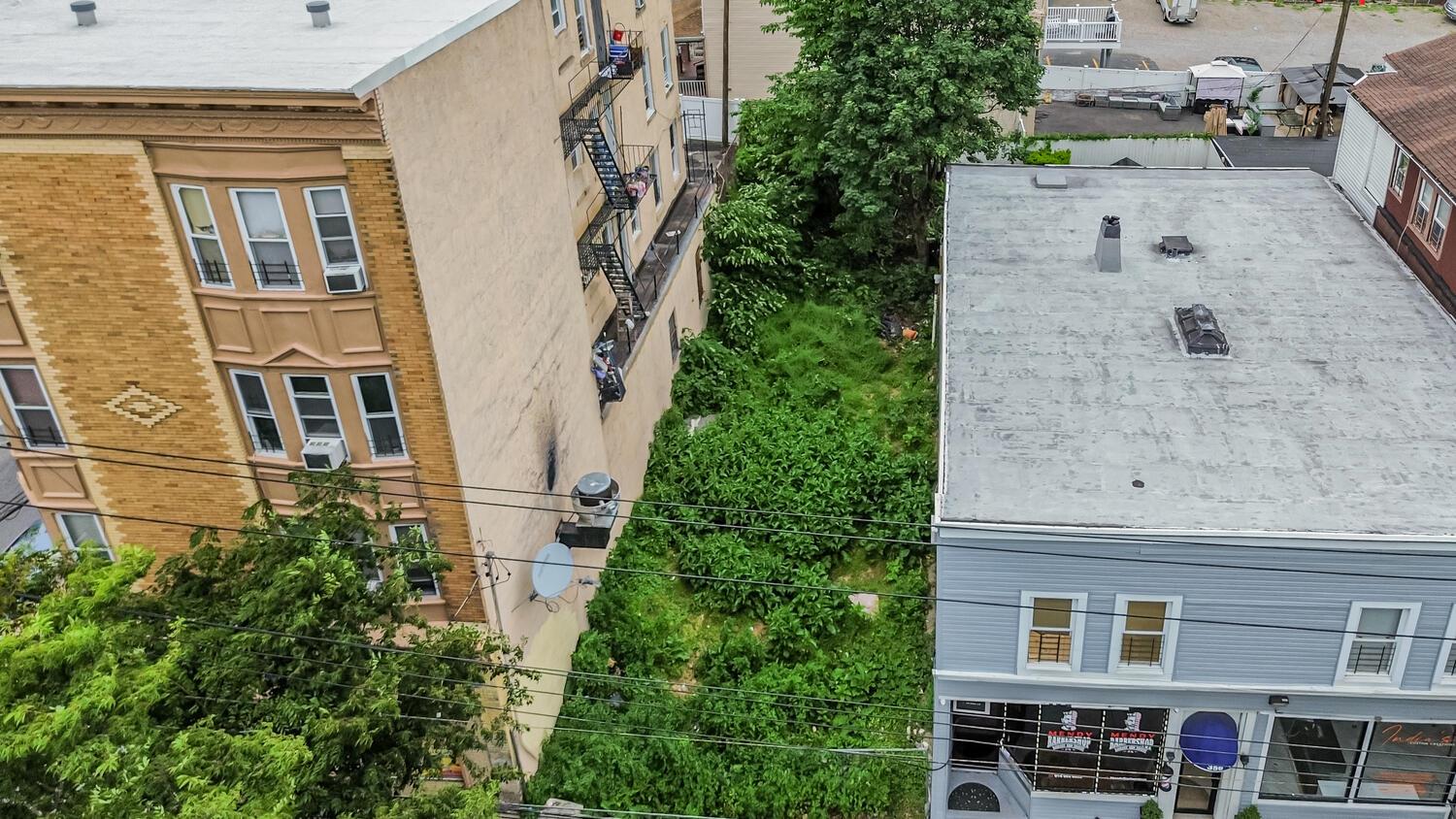 #2 photo, 354 Riverdale Avenue, Yonkers , NY 10705