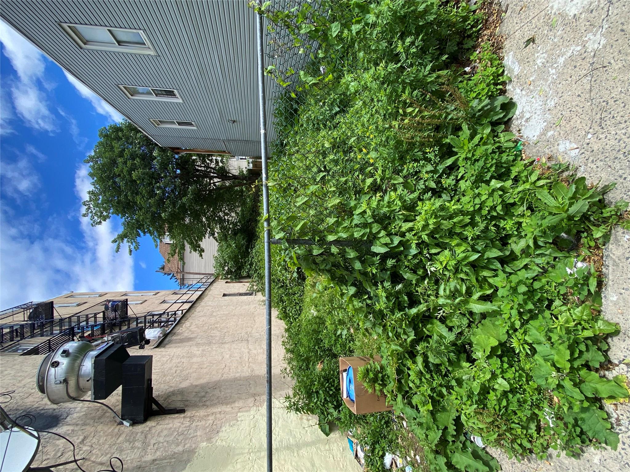 #6 photo, 354 Riverdale Avenue, Yonkers , NY 10705