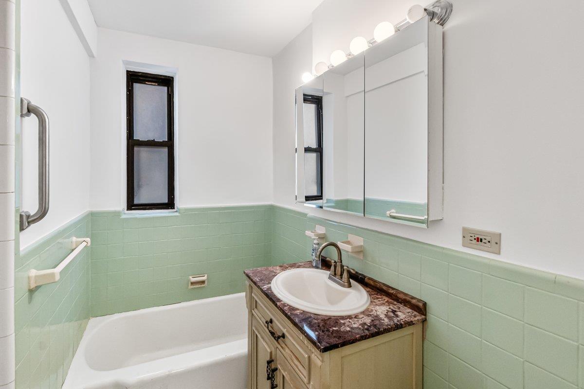 #11 photo, 123-35 82nd Road, クイーンズ区 Kew Gardens , NY 11415