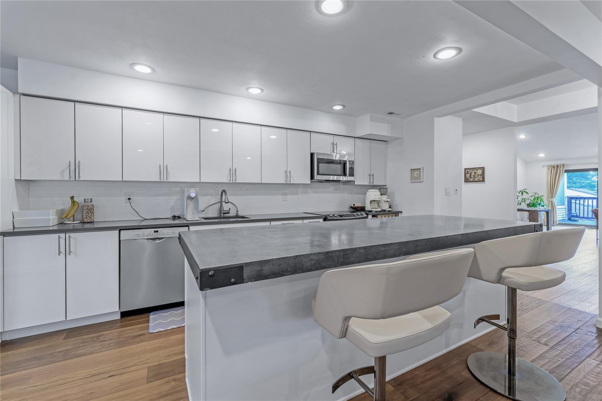 #15 photo, 291 Starling Court, Manhasset , NY 11030