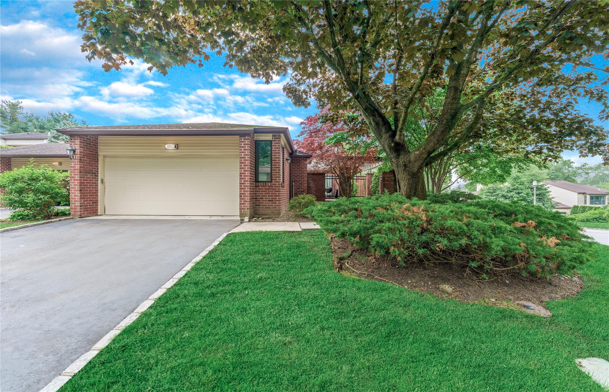 #2 photo, 291 Starling Court, Manhasset , NY 11030