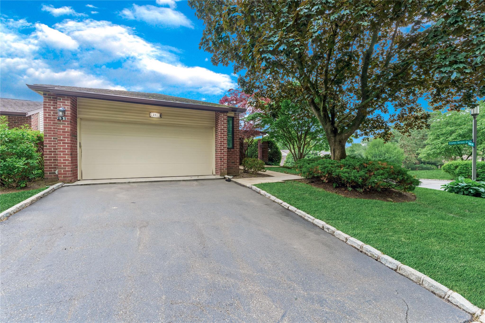 #3 photo, 291 Starling Court, Manhasset , NY 11030