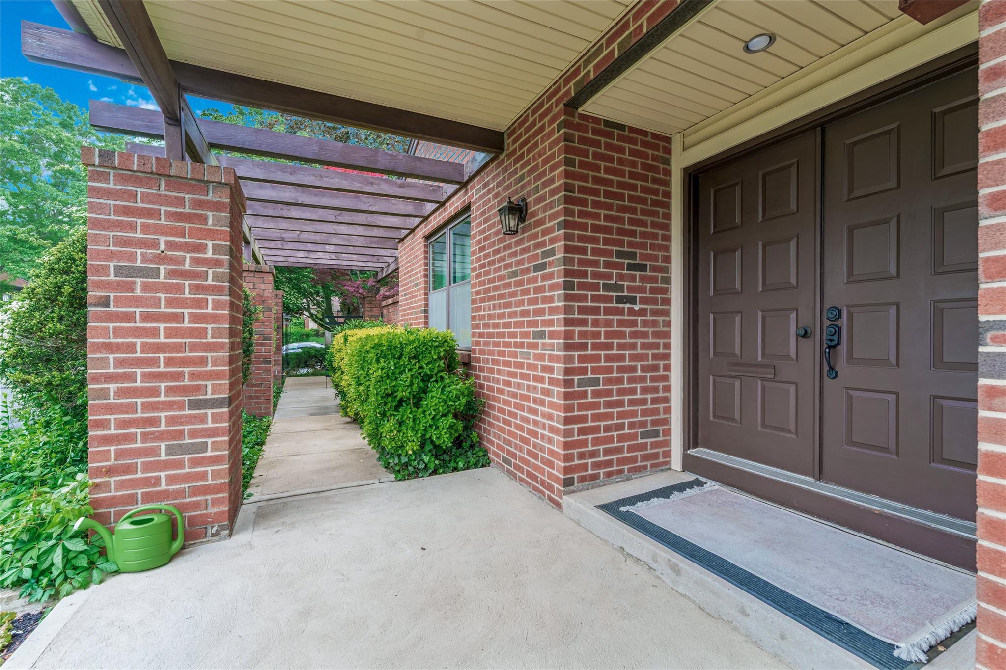 #5 photo, 291 Starling Court, Manhasset , NY 11030