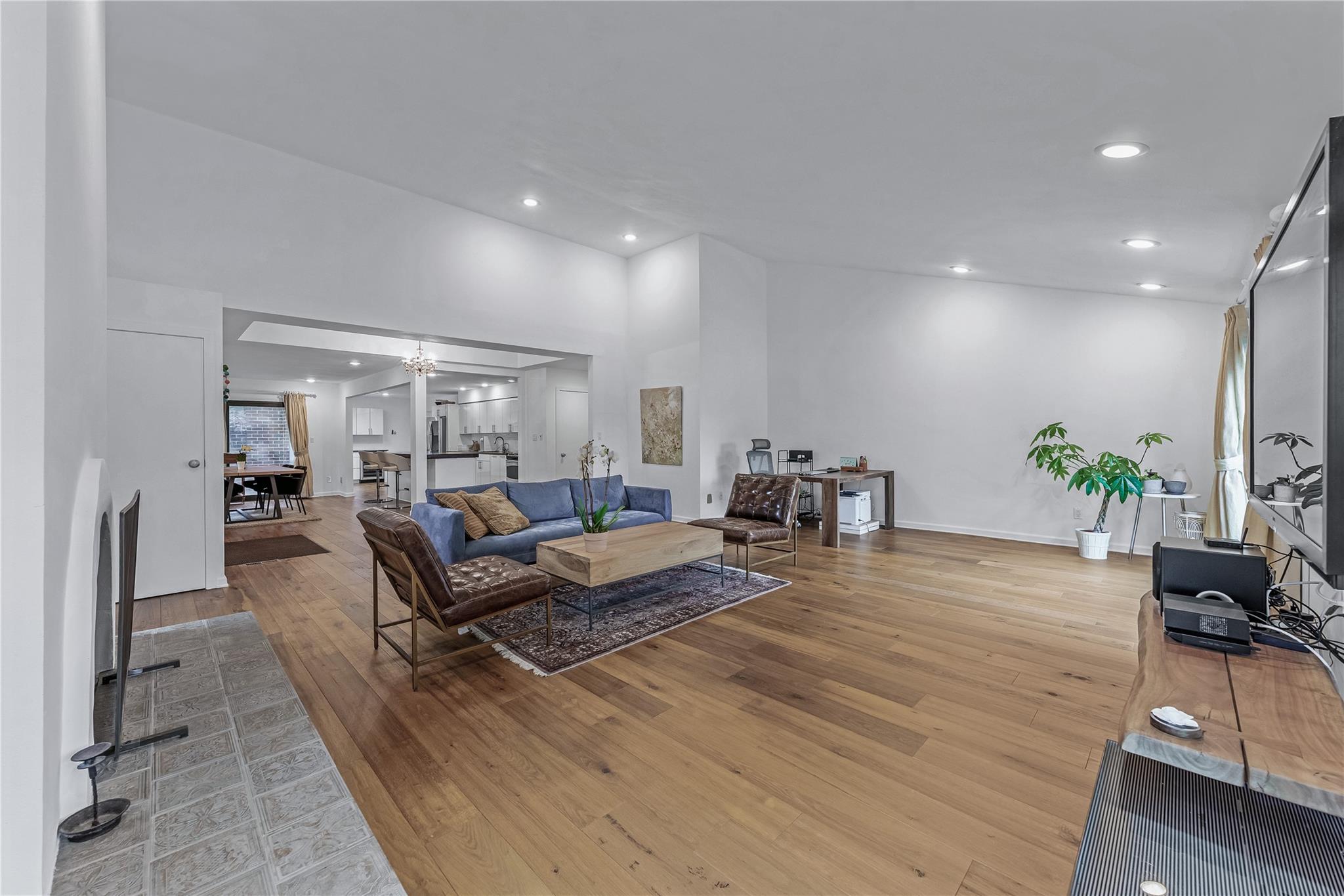 #9 photo, 291 Starling Court, Manhasset , NY 11030