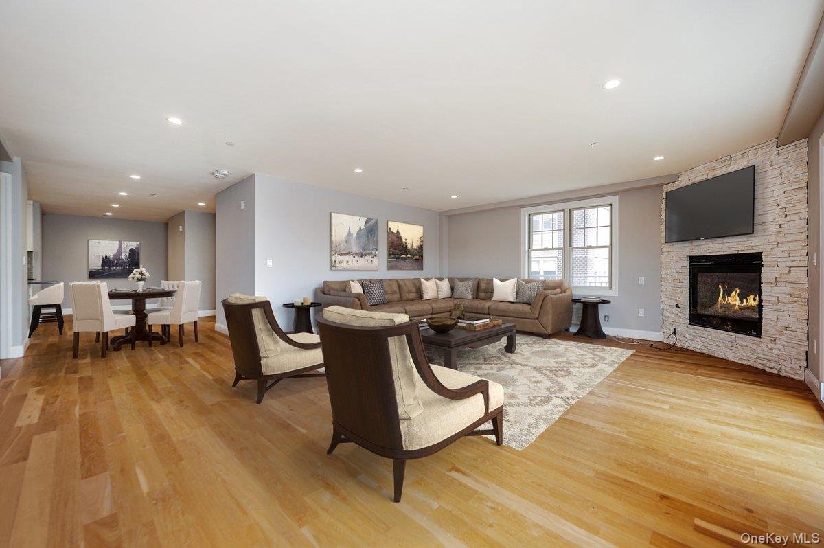 #3 photo, 661 W Broadway, ナッソー郡 Long Beach , NY 11561