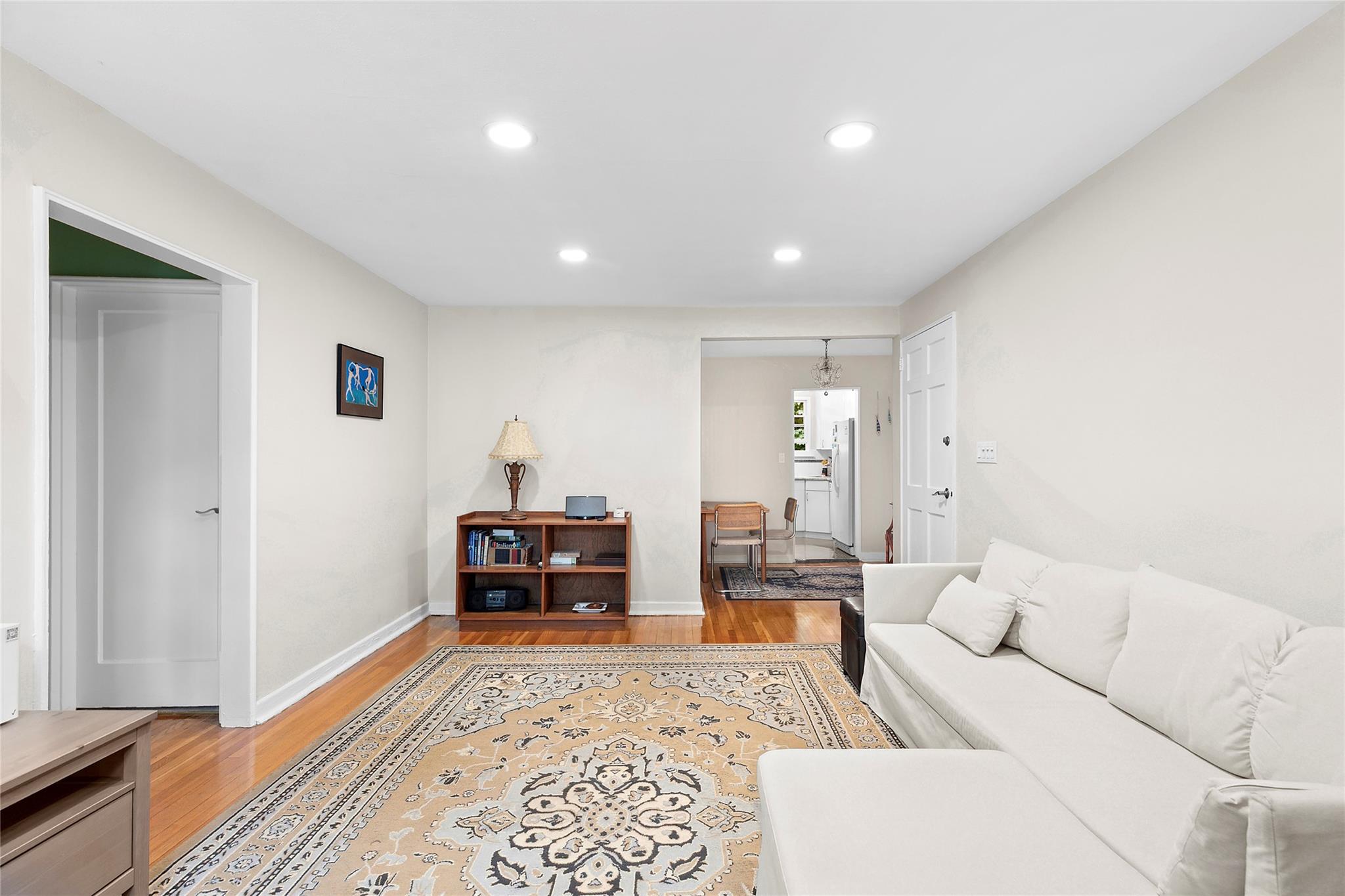 #4 photo, 82U Glen Keith Road, Glen Cove , NY 11542