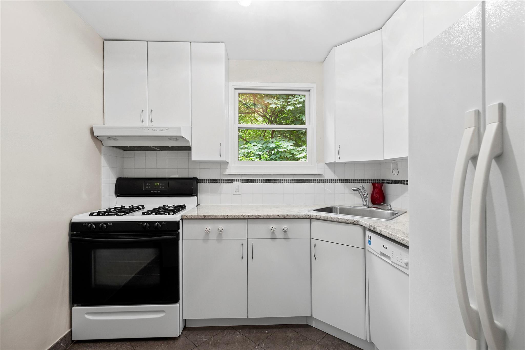 #6 photo, 82U Glen Keith Road, Glen Cove , NY 11542