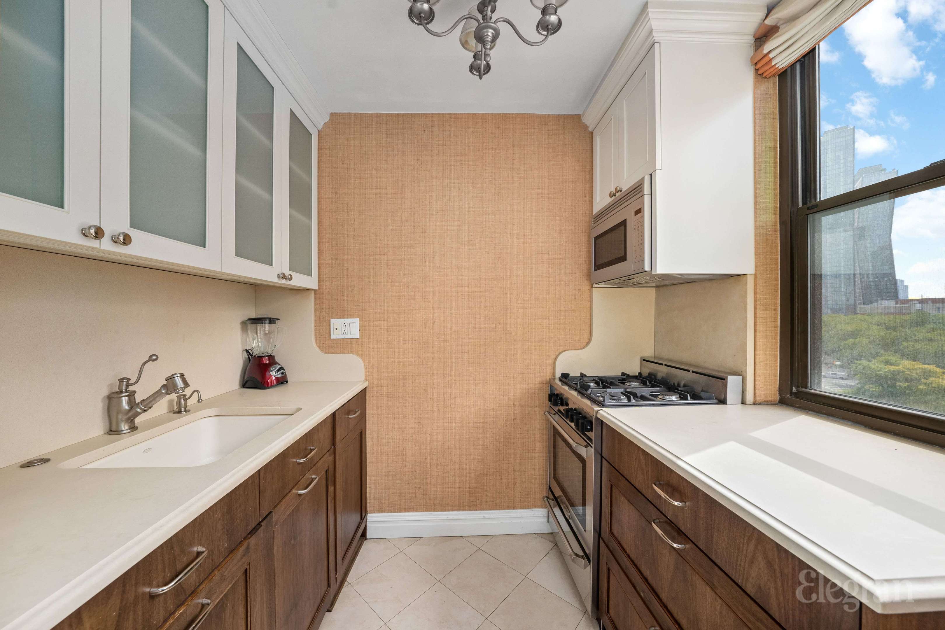 #5 photo, 225 E 36th Street, マンハッタン Murray Hill , NY 10016