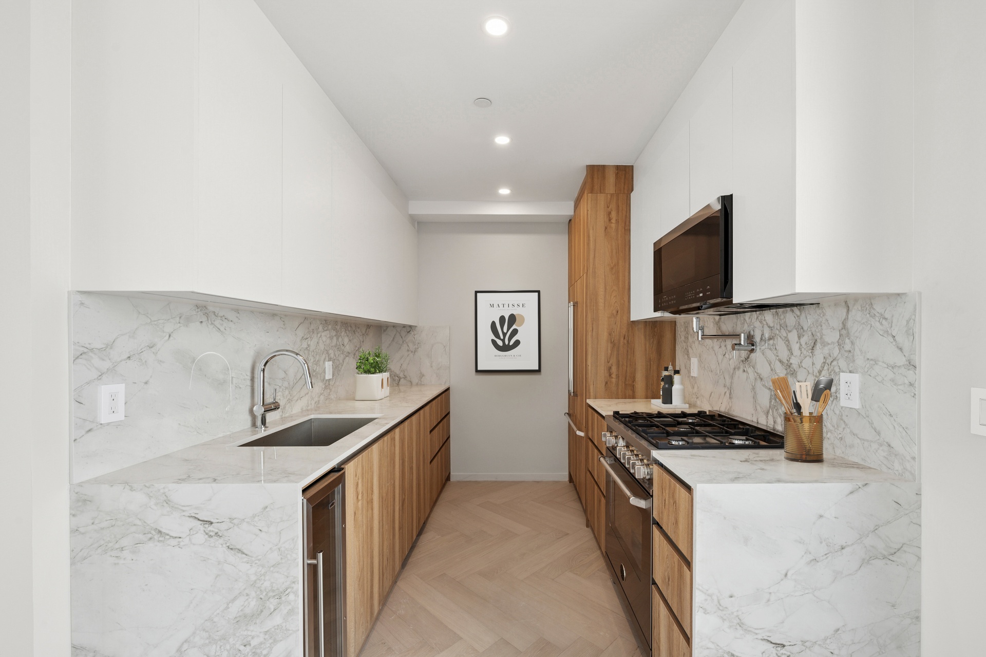 #4 photo, 390 Manhattan Avenue, East Williamsburg , NY 11211