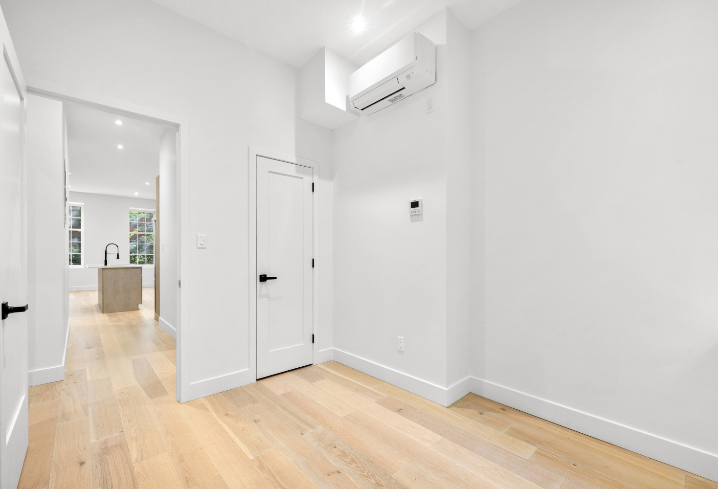 #6 photo, 113 W 13TH Street, マンハッタン Greenwich Village , NY 10011