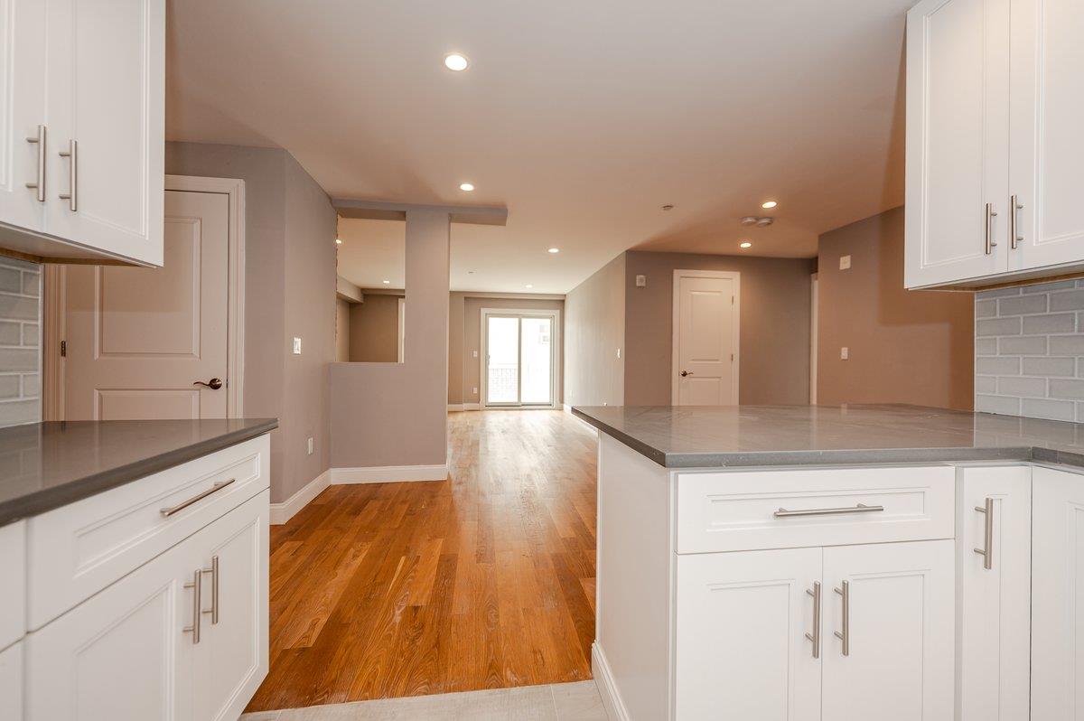 #10 photo, 661 W Broadway, Long Beach , NY 11561