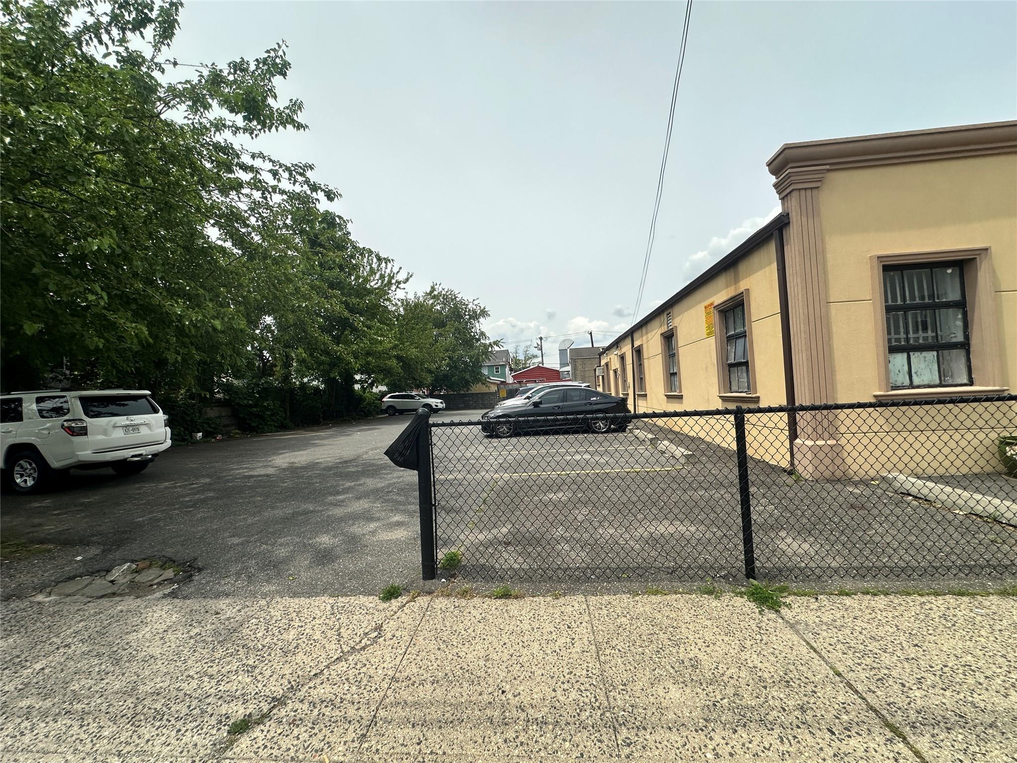 #8 photo, 1483 A Hempstead Turnpike, ナッソー郡 Elmont , NY 11003