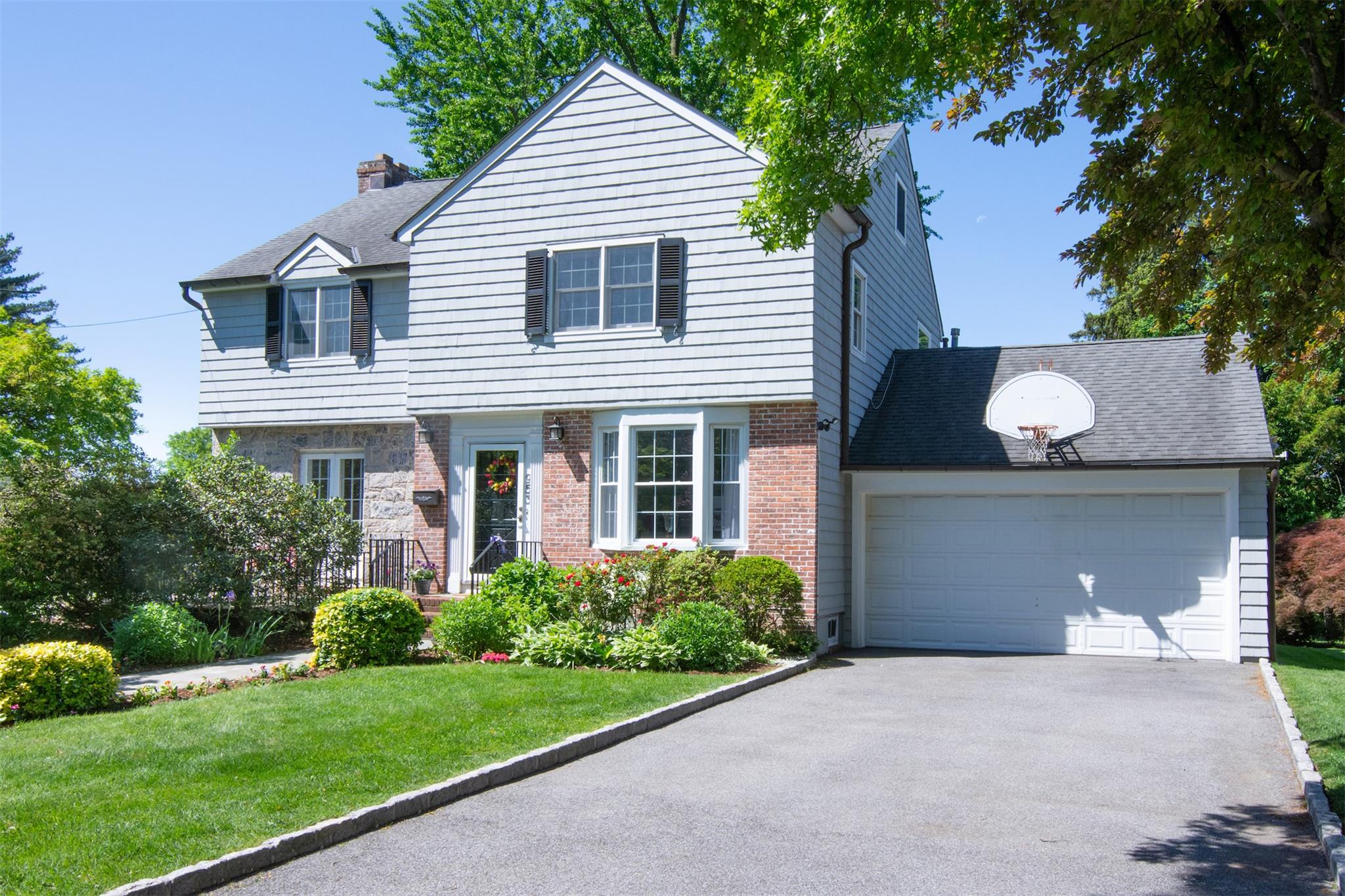 #1 photo, 953 Peace Street, Pelham , NY 10803