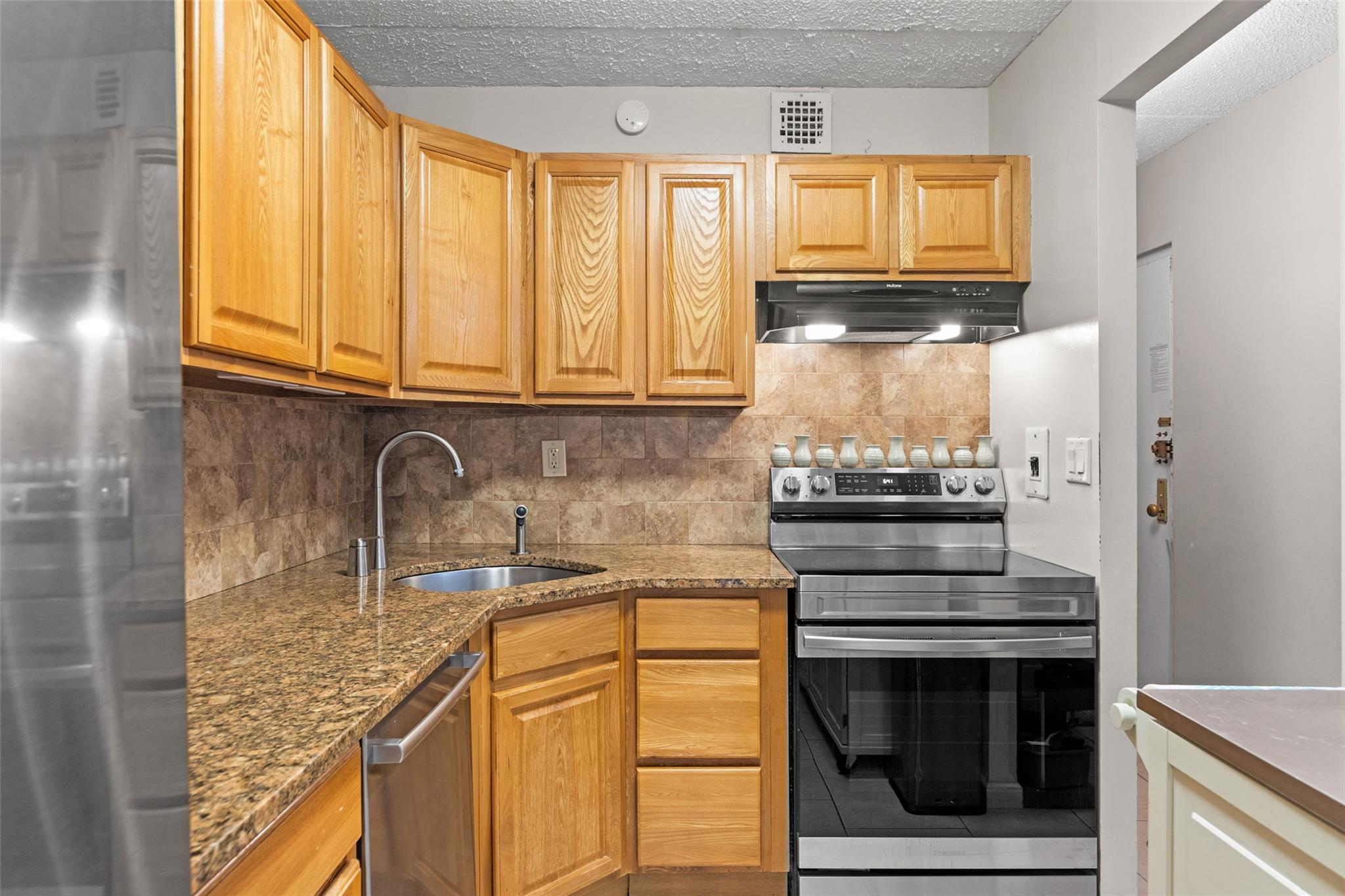 #4 photo, 9965 Shore Road, Brooklyn , NY 11209