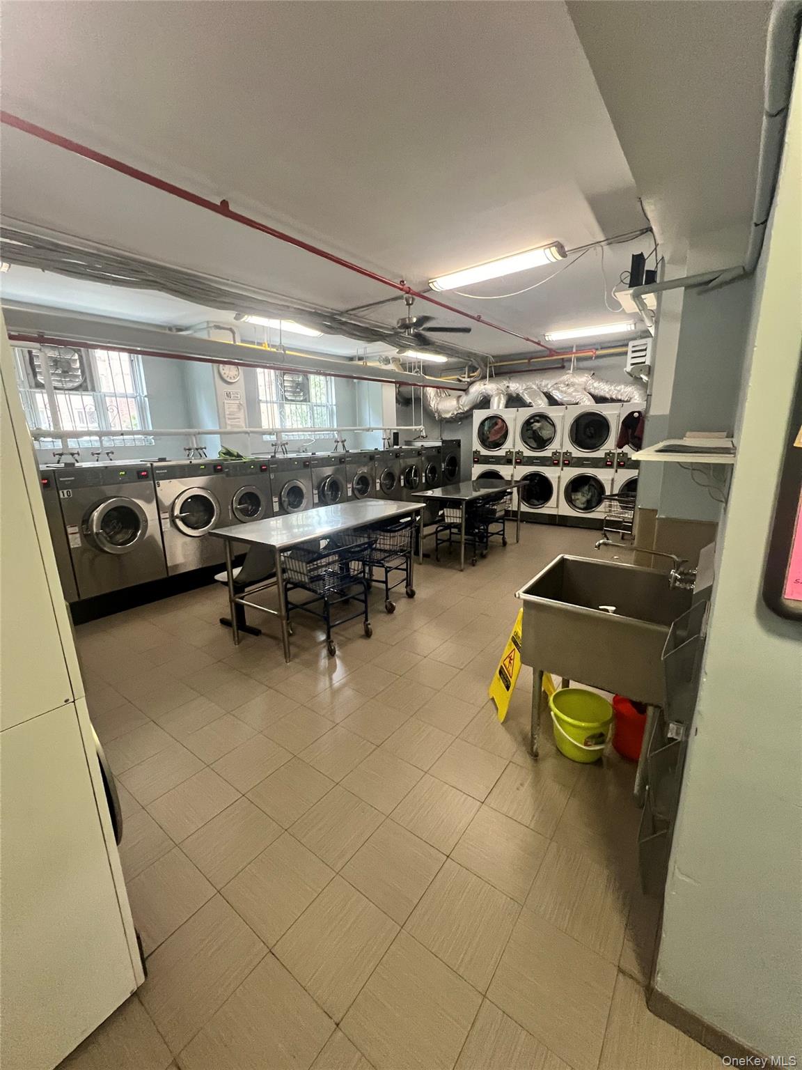 #17 photo, 52-30 39 Drive, クイーンズ区 Woodside , NY 11377