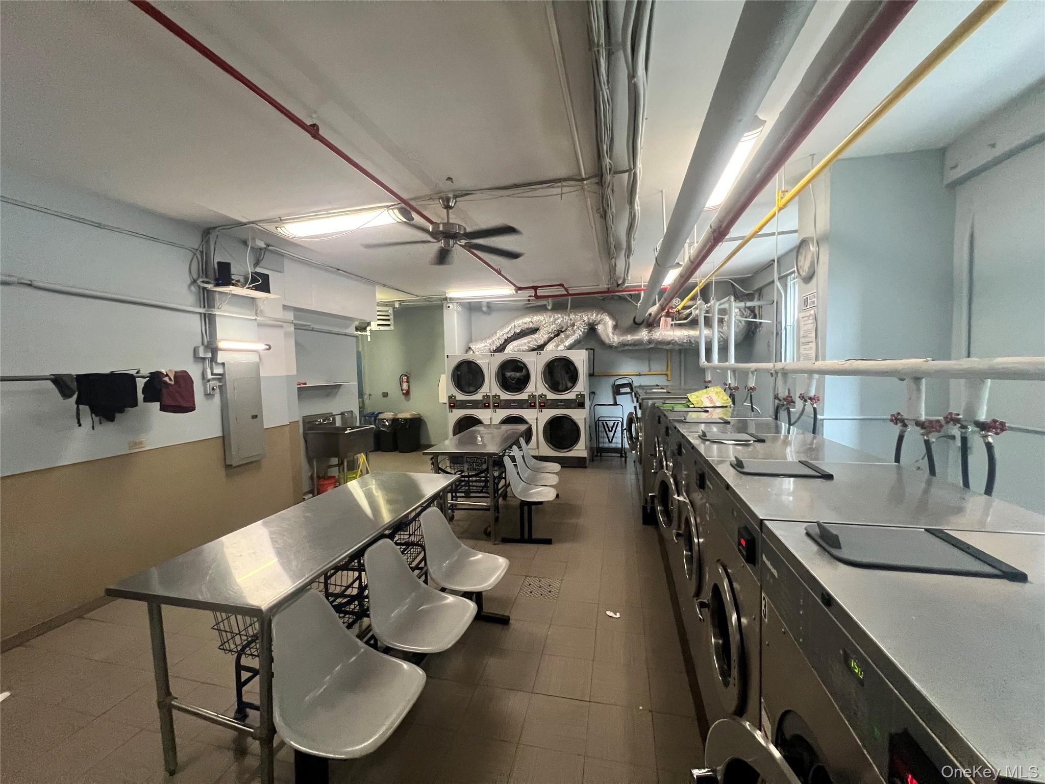 #19 photo, 52-30 39 Drive, クイーンズ区 Woodside , NY 11377