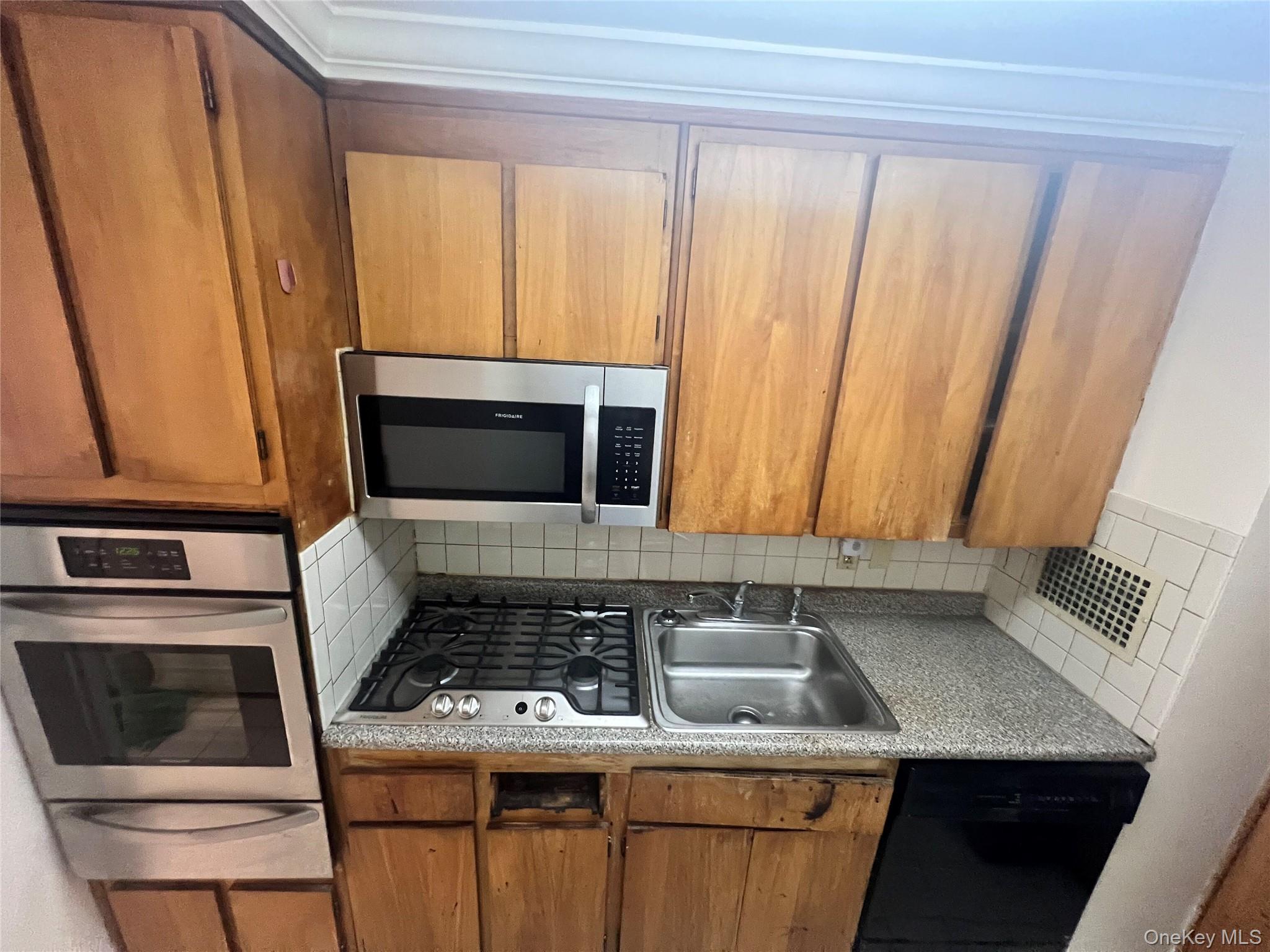 #6 photo, 52-30 39 Drive, クイーンズ区 Woodside , NY 11377