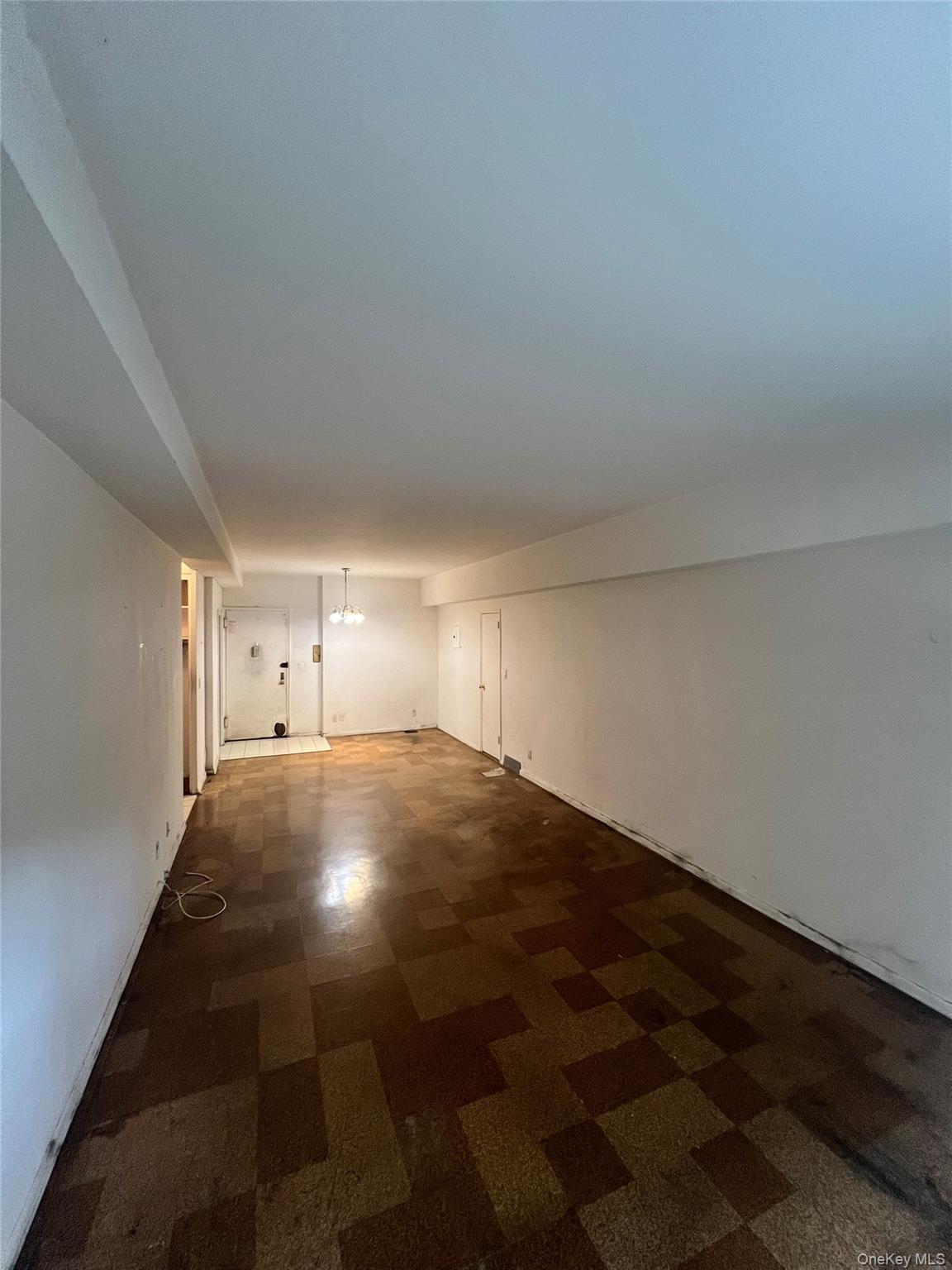 #8 photo, 52-30 39 Drive, クイーンズ区 Woodside , NY 11377