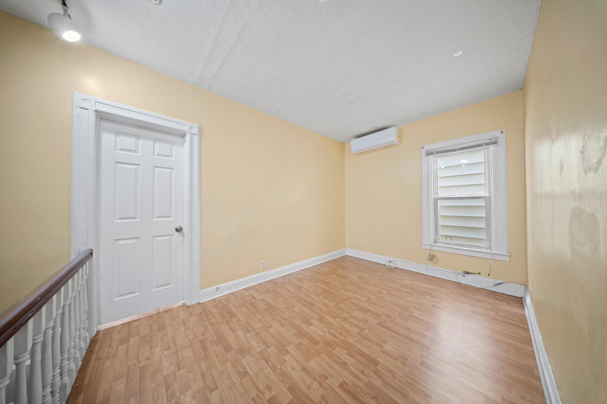 #4 photo, 8564 79th Street, 皇后區 木港 Woodhaven , NY 11421