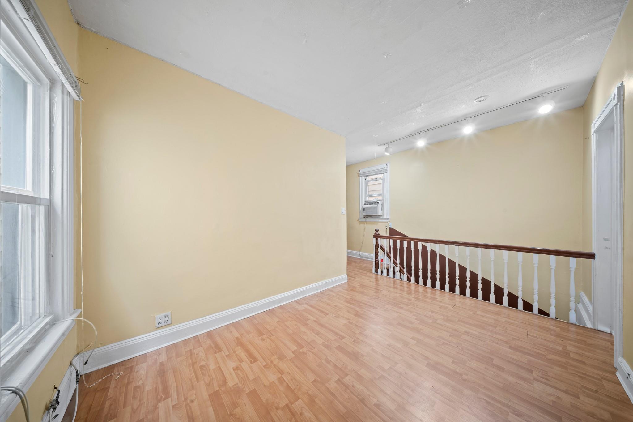 #5 photo, 8564 79th Street, 皇后區 木港 Woodhaven , NY 11421