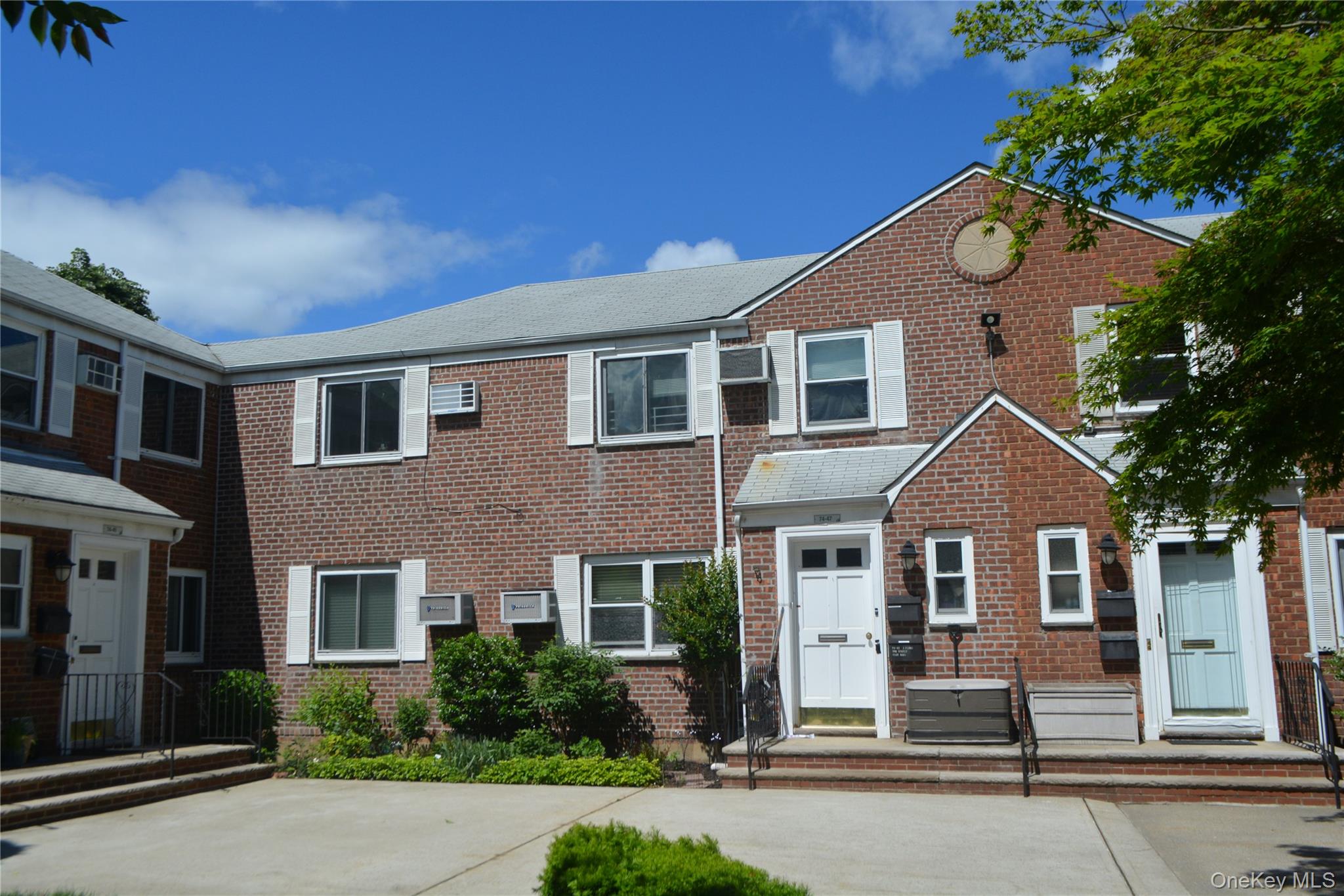 #1 photo, 74-47 260 Street, Glen Oaks , NY 11004