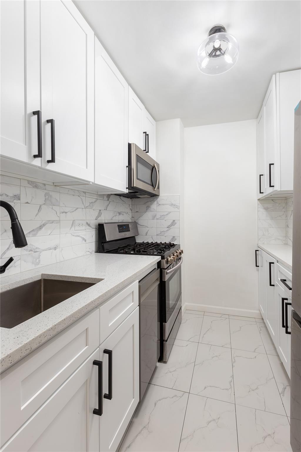 #9 photo, 2500 Johnson Avenue, ブロンクス区 Bronx , NY 10463