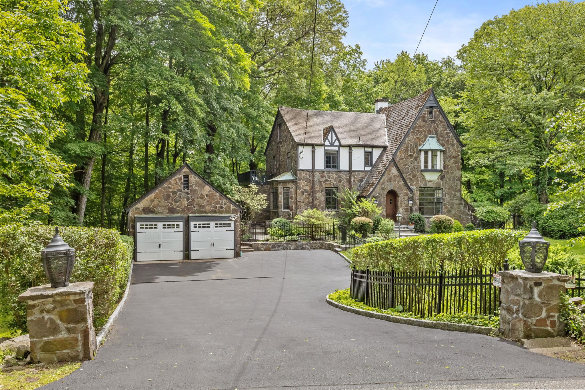 #1 photo, 100 Mount Airy Road, Croton-on-Hudson , NY 10520